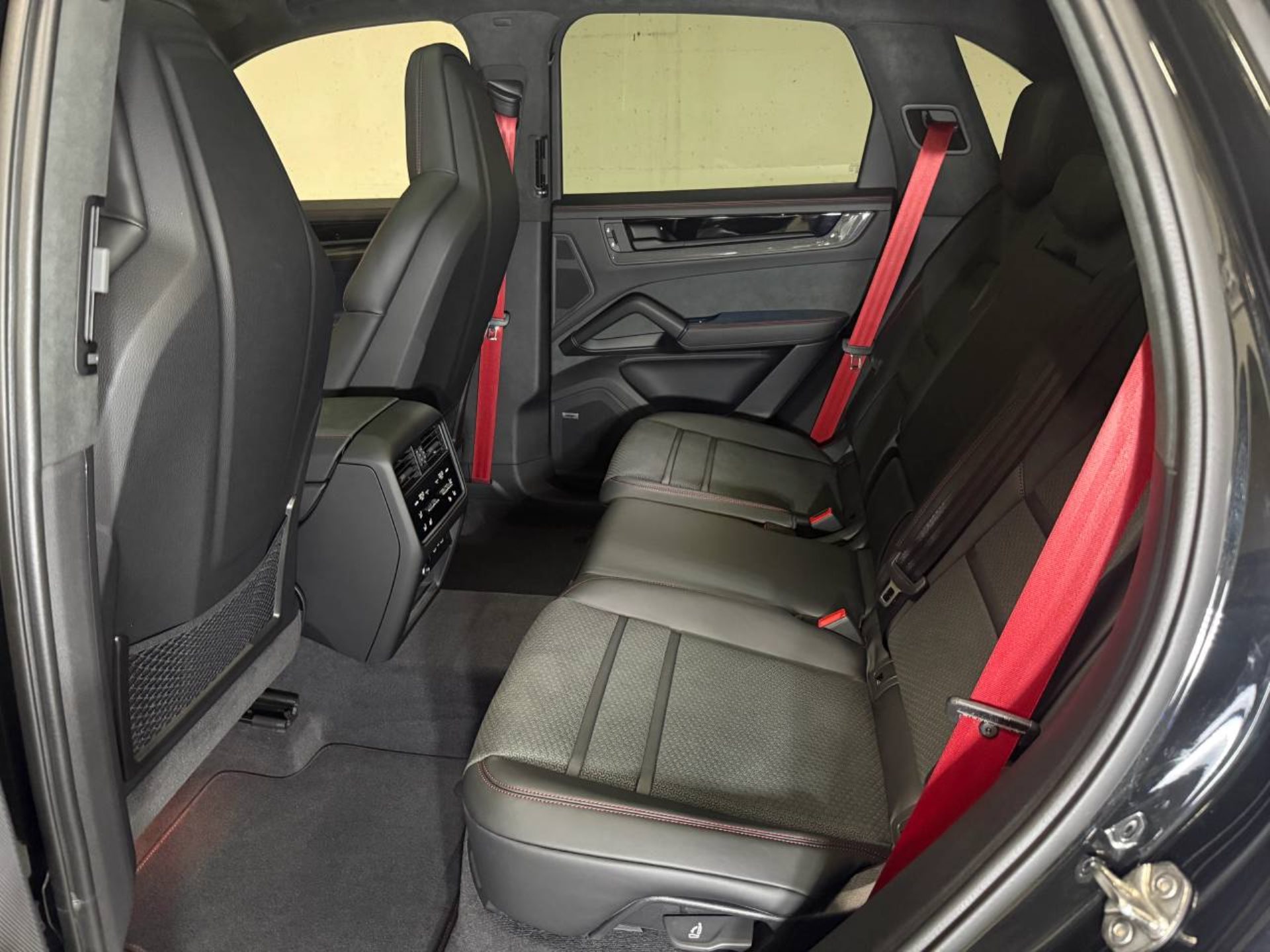 PORSCHE Cayenne GTS-image-21