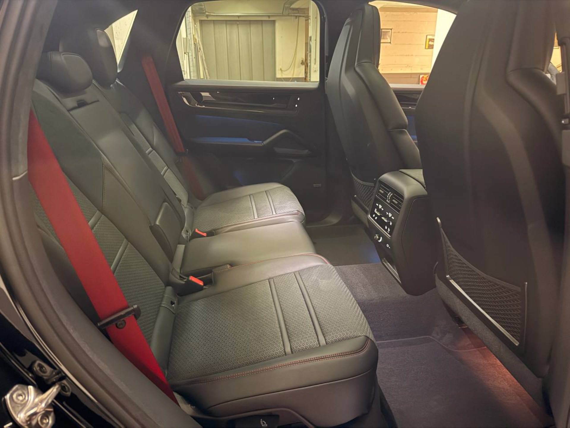PORSCHE Cayenne GTS-image-19