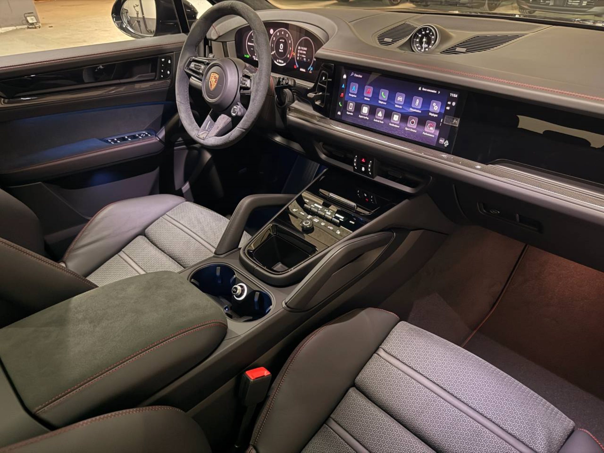 PORSCHE Cayenne GTS-image-16