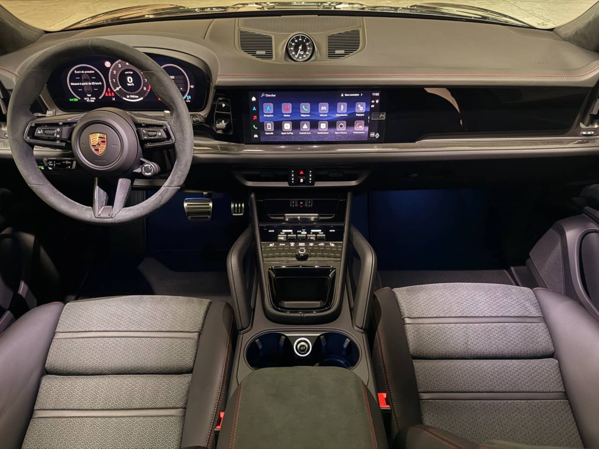 PORSCHE Cayenne GTS-image-13