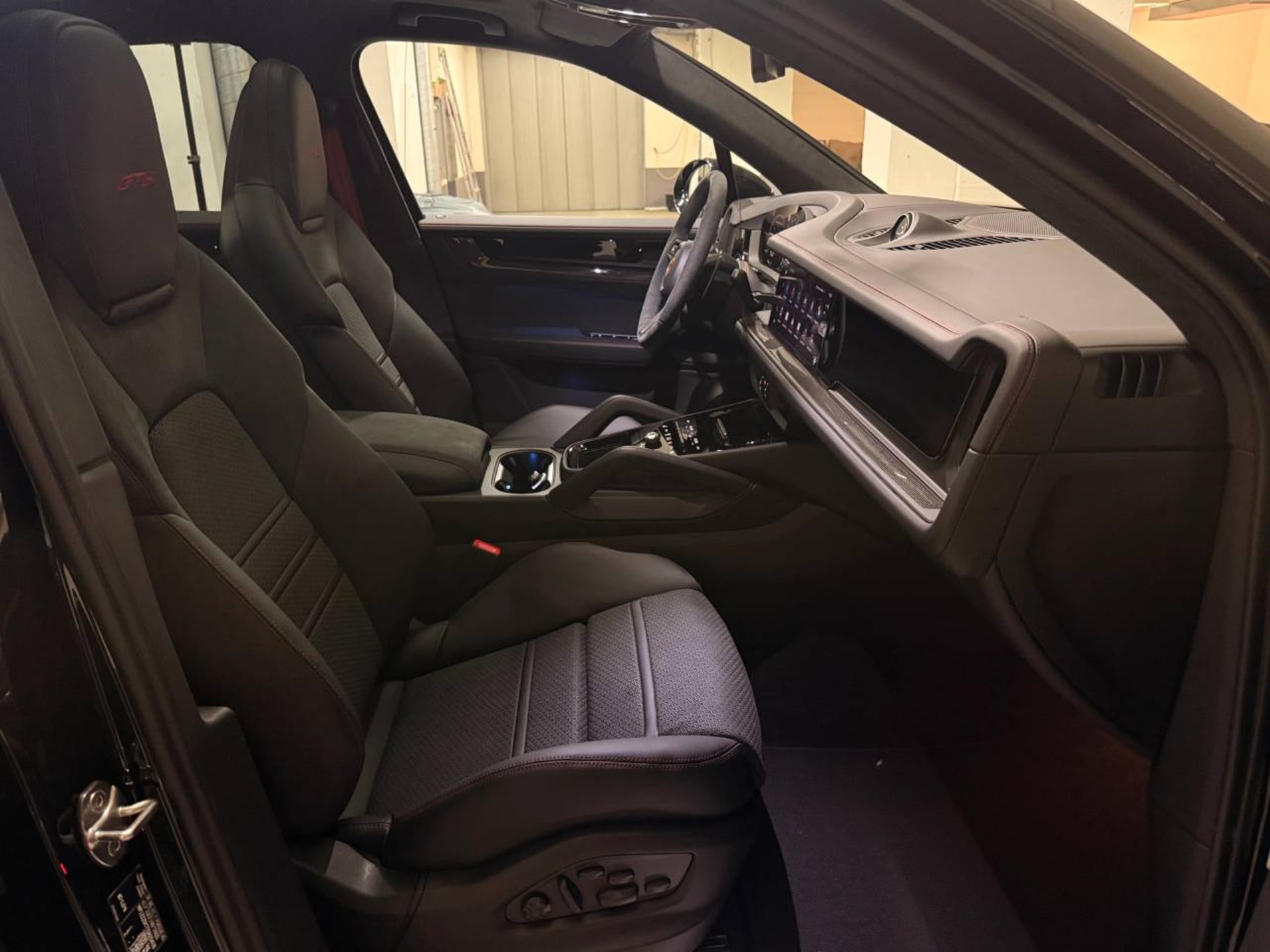 PORSCHE Cayenne GTS-image-18
