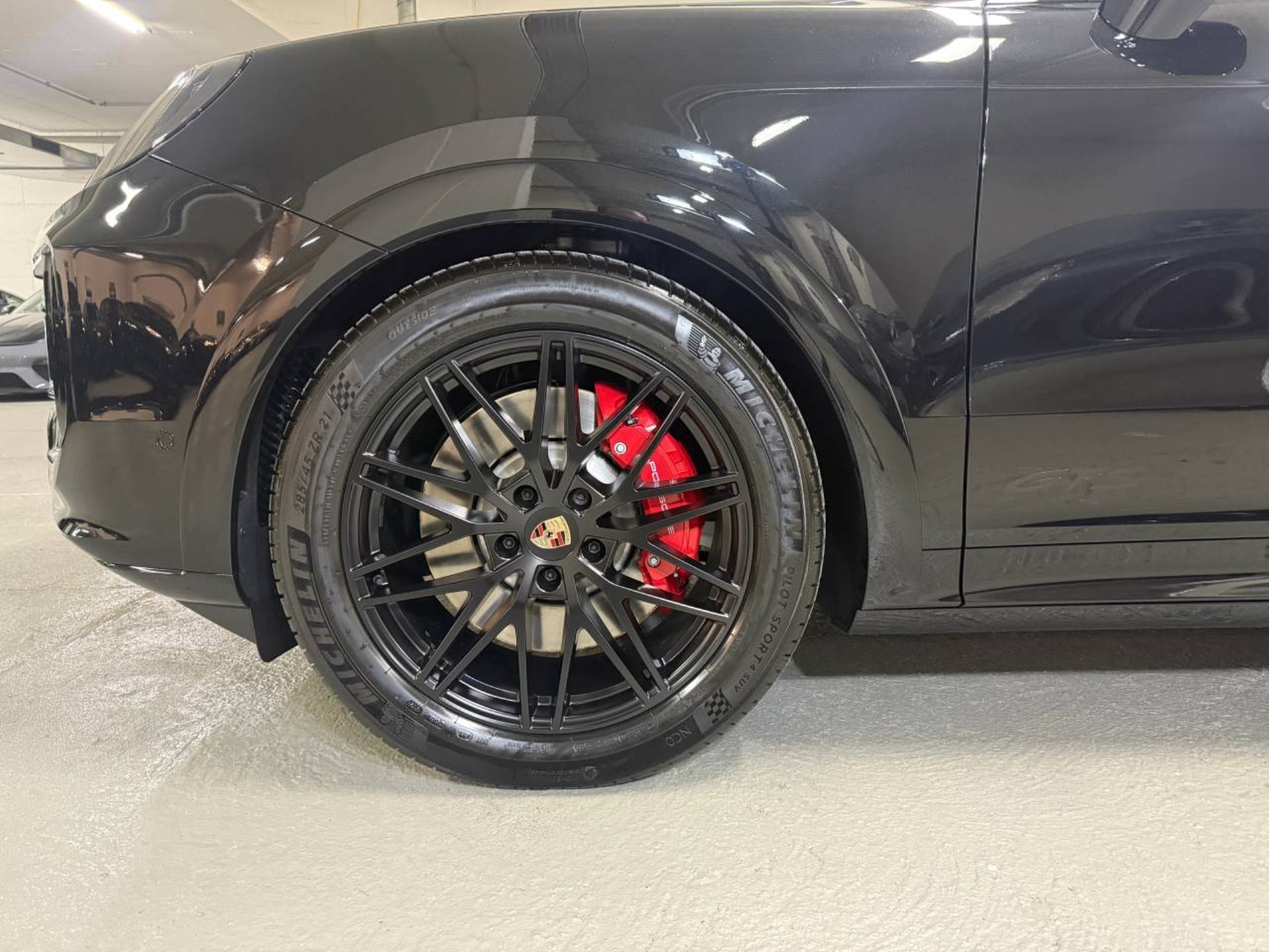 PORSCHE Cayenne GTS-image-9