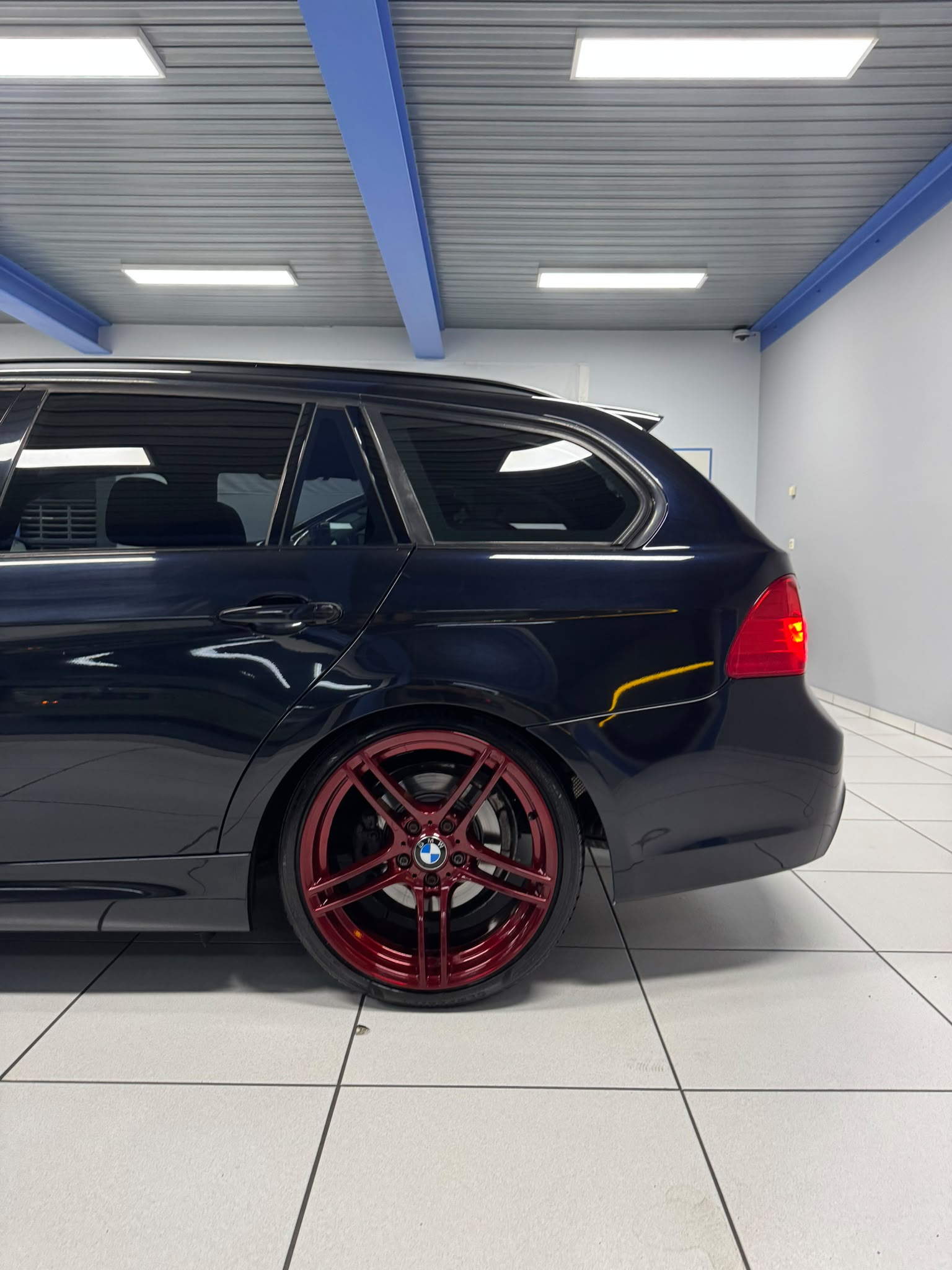 BMW 320d xDrive Touring Steptronic-image-5