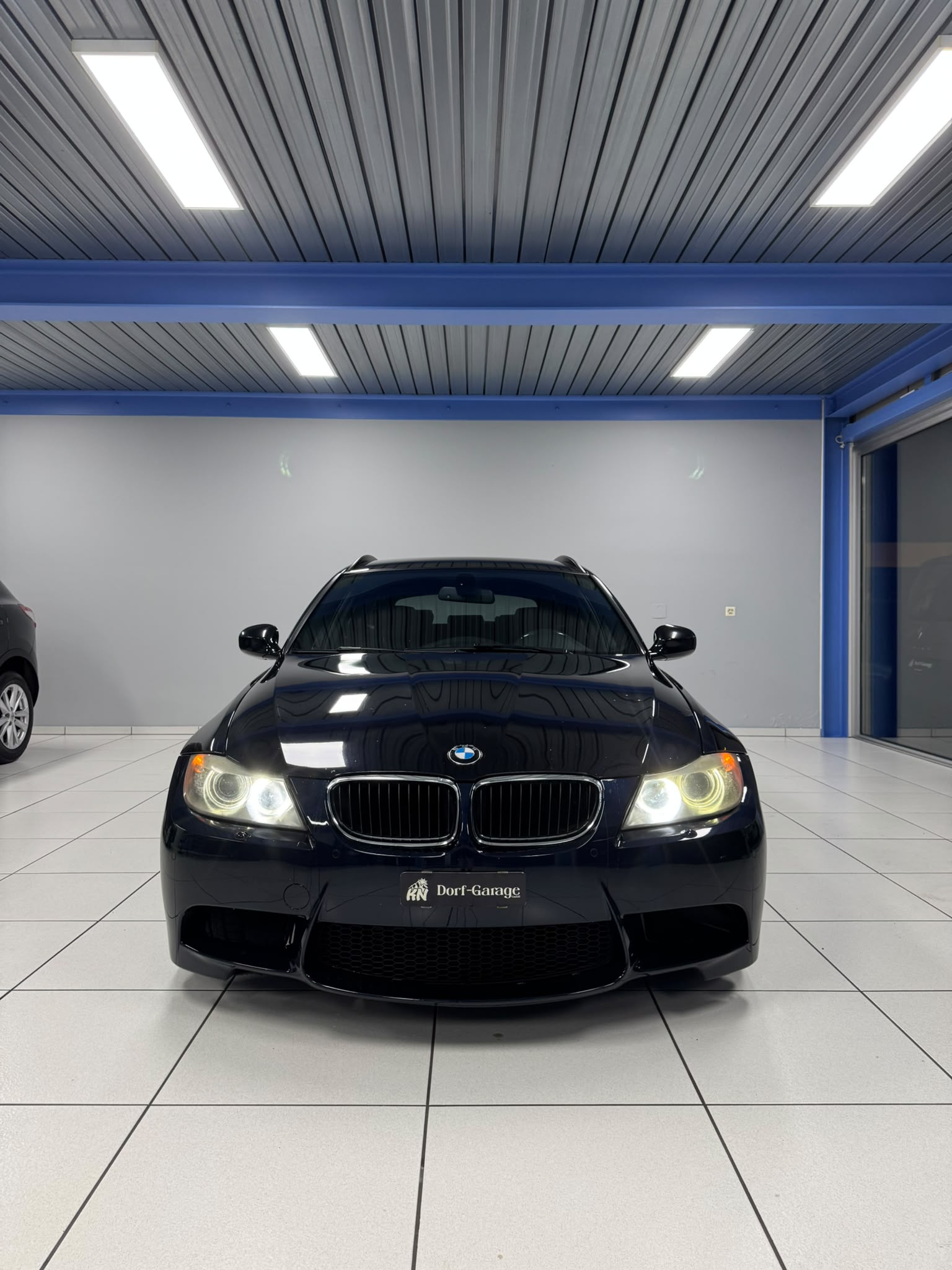 BMW 320d xDrive Touring Steptronic-image-2
