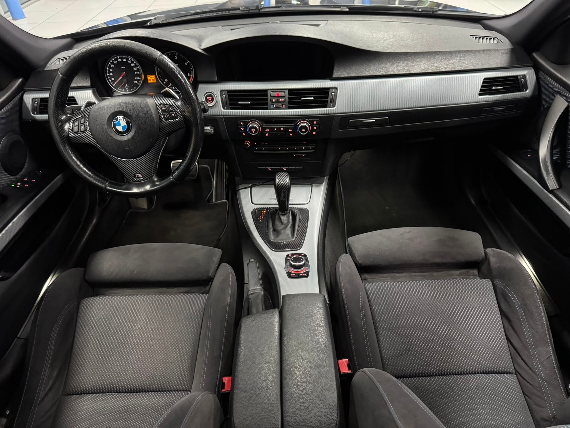 BMW 320d xDrive Touring Steptronic-image-8