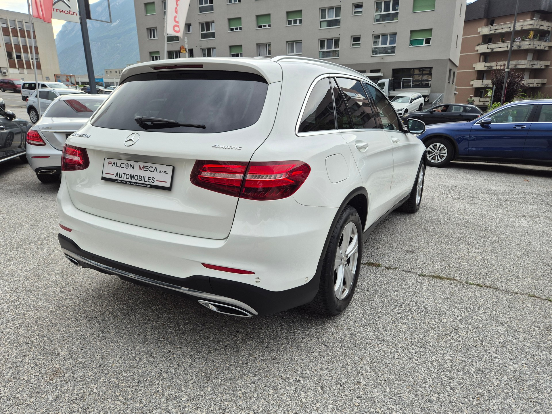 MERCEDES-BENZ GLC 250 d AMG Line 4Matic 9G-Tronic-image-7