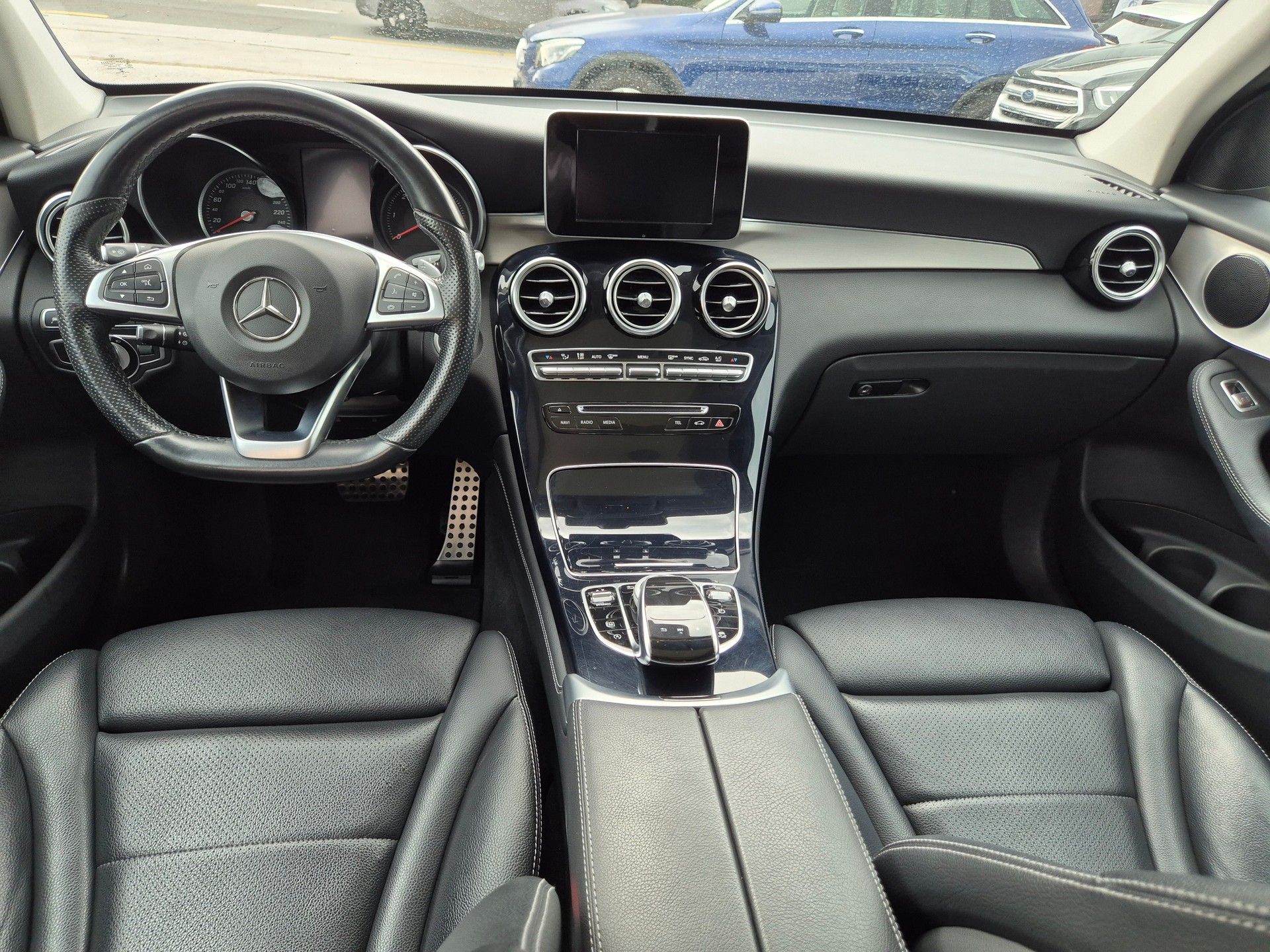 MERCEDES-BENZ GLC 250 d AMG Line 4Matic 9G-Tronic-image-11