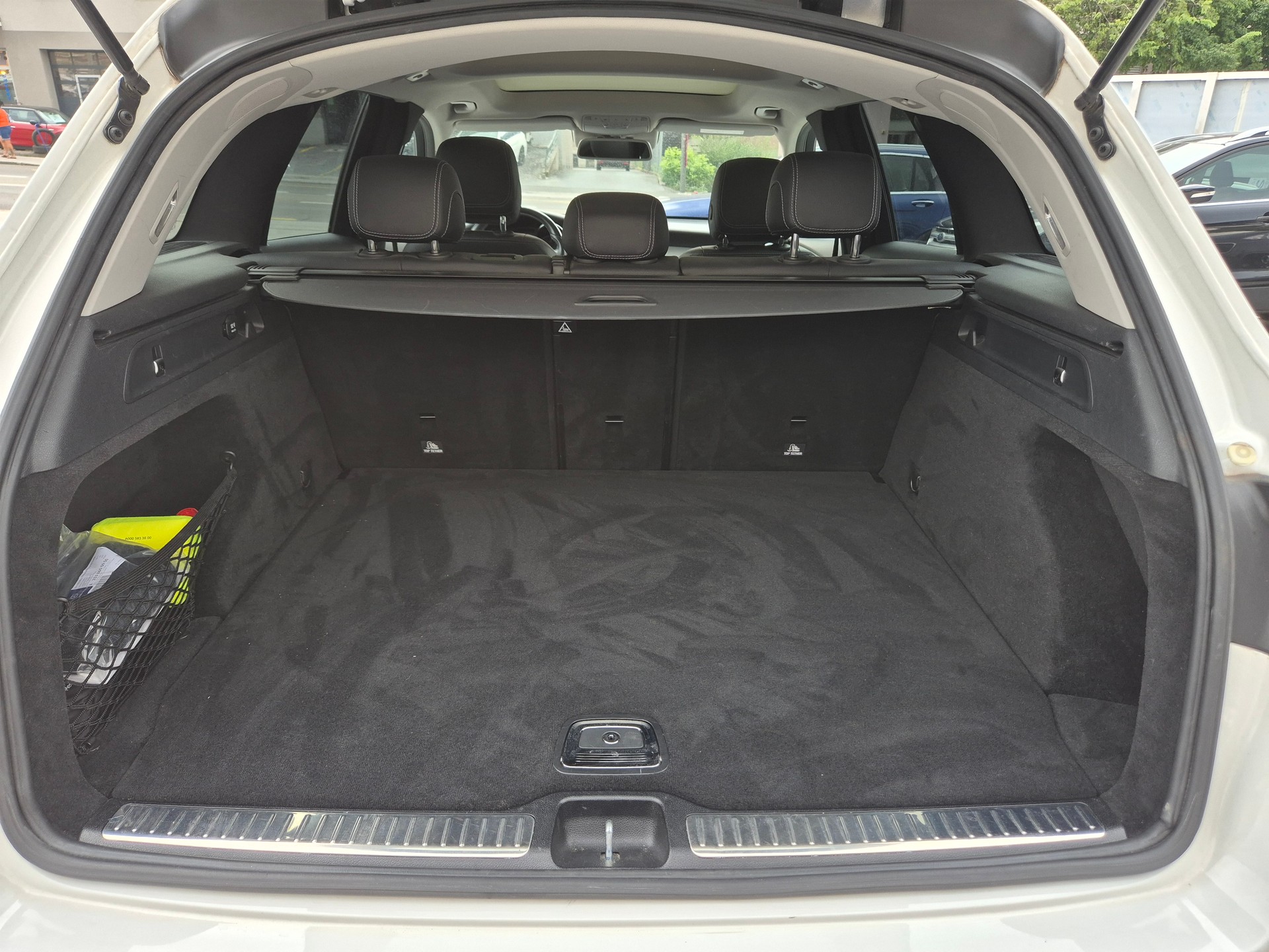 MERCEDES-BENZ GLC 250 d AMG Line 4Matic 9G-Tronic-image-20