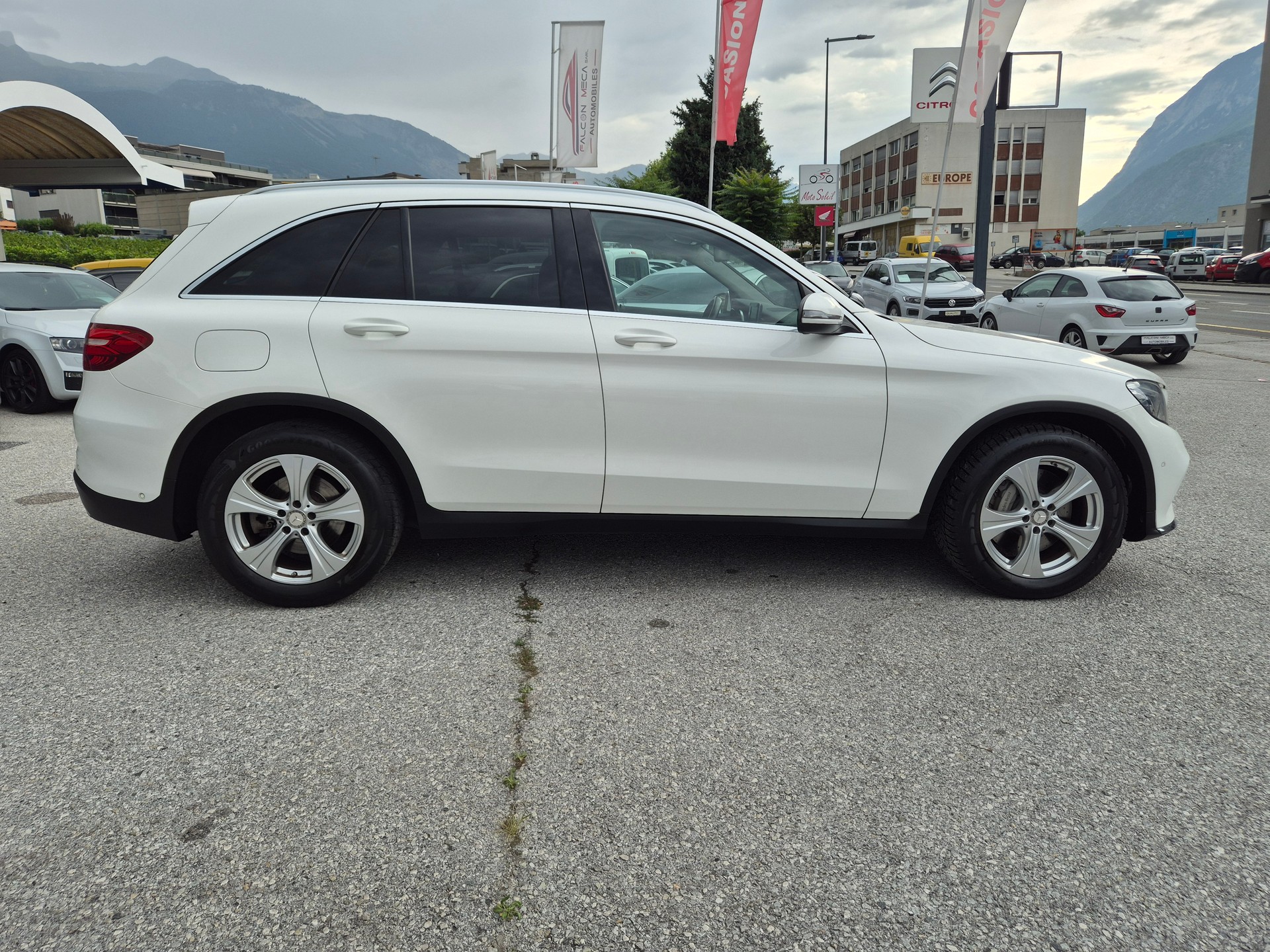 MERCEDES-BENZ GLC 250 d AMG Line 4Matic 9G-Tronic-image-8