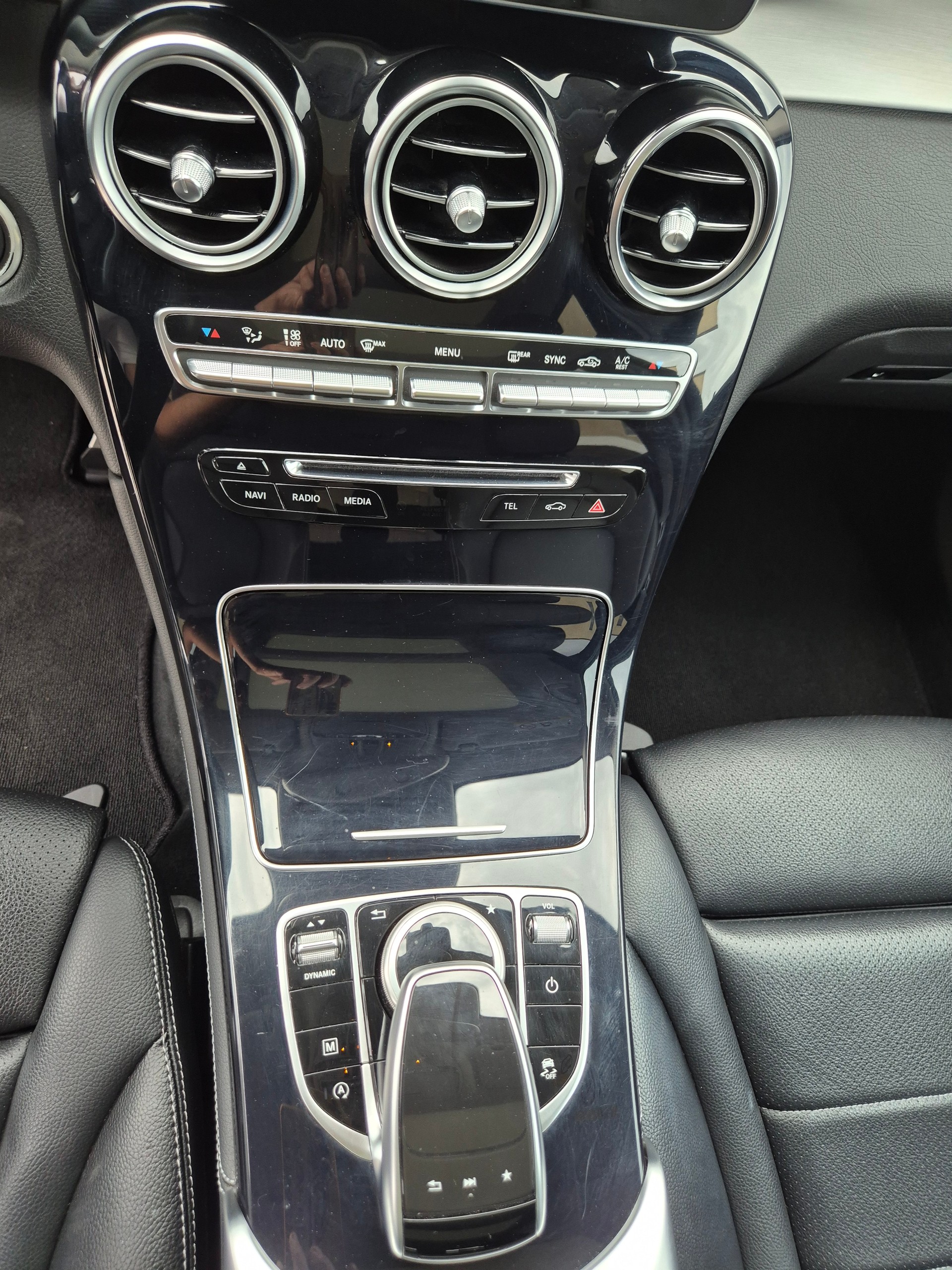 MERCEDES-BENZ GLC 250 d AMG Line 4Matic 9G-Tronic-image-15