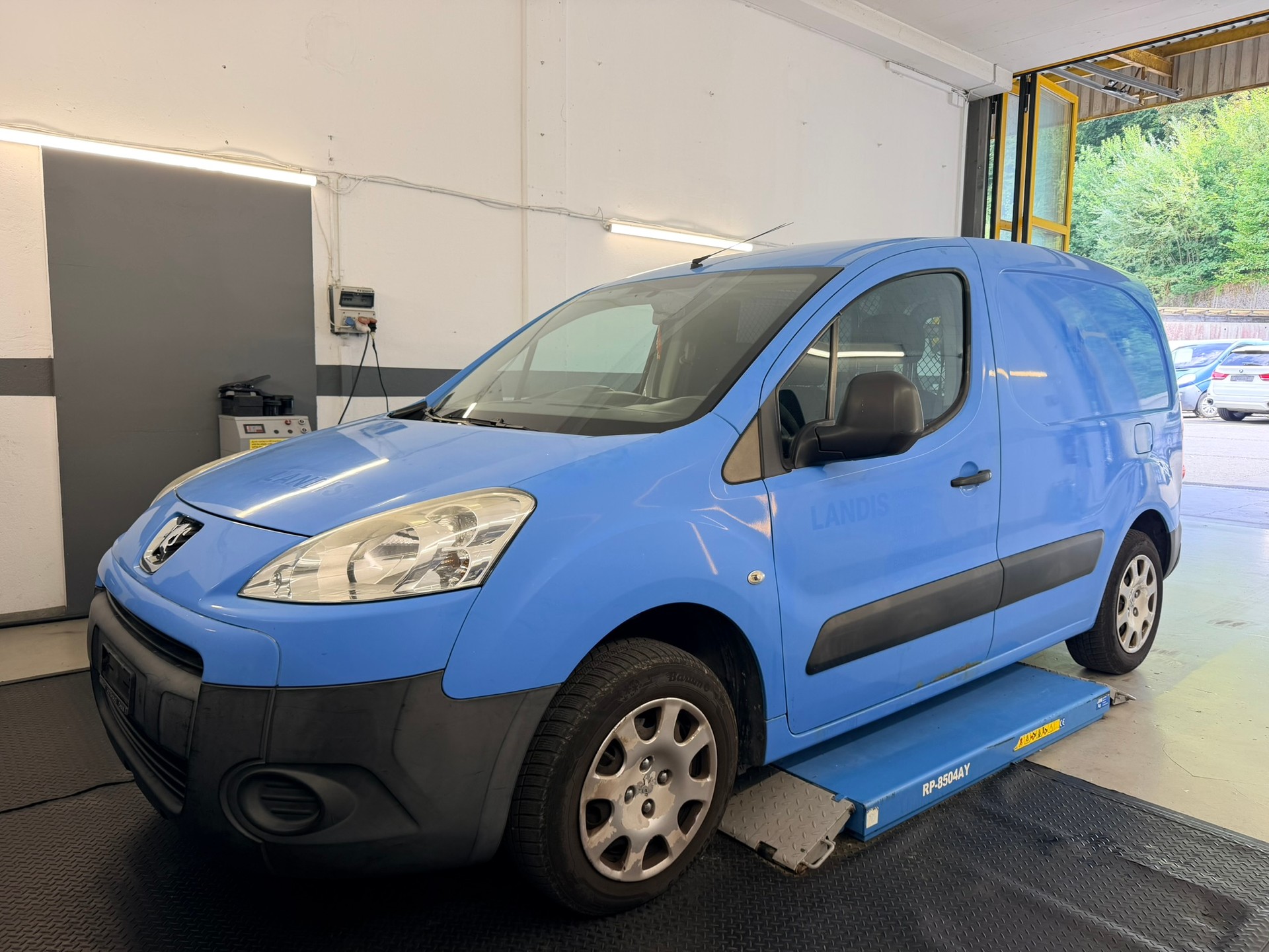 PEUGEOT Partner 1.6 HDI Urban-image-0