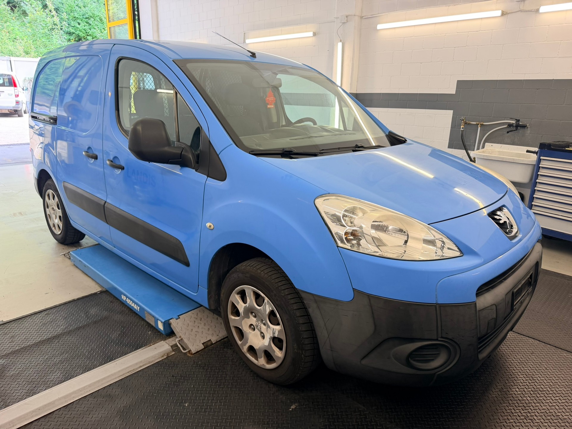 PEUGEOT Partner 1.6 HDI Urban-image-2