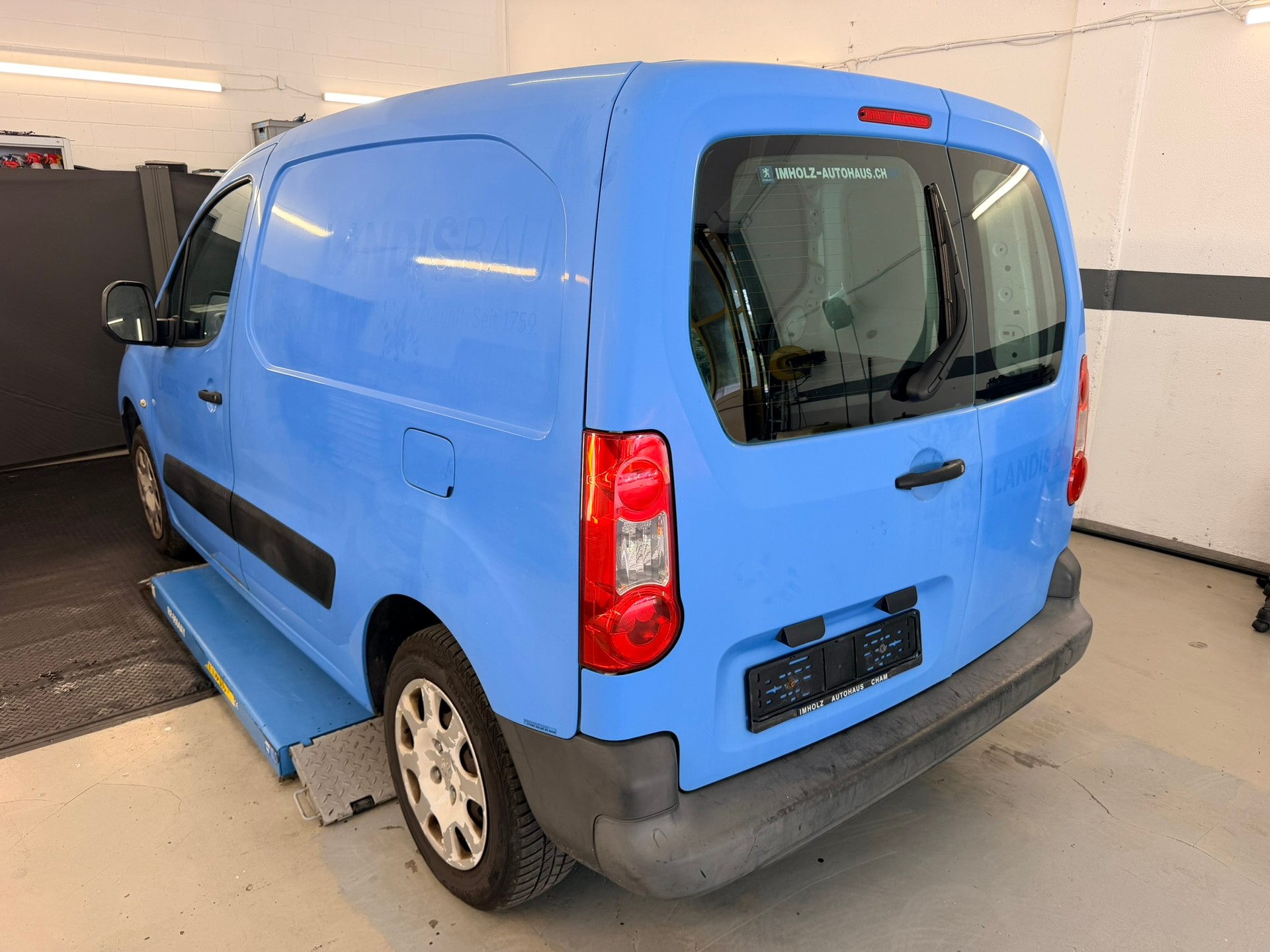 PEUGEOT Partner 1.6 HDI Urban-image-4