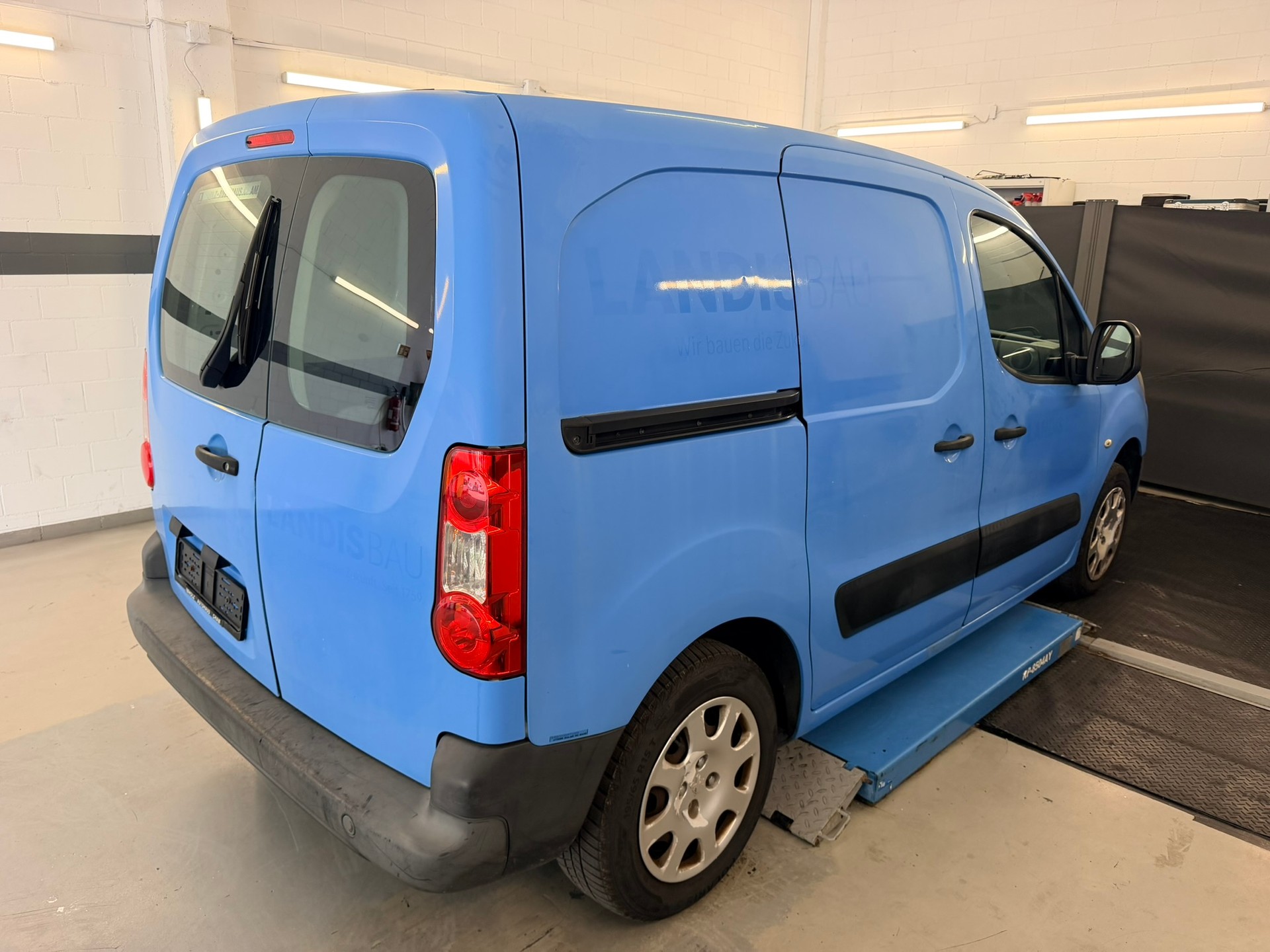 PEUGEOT Partner 1.6 HDI Urban-image-3