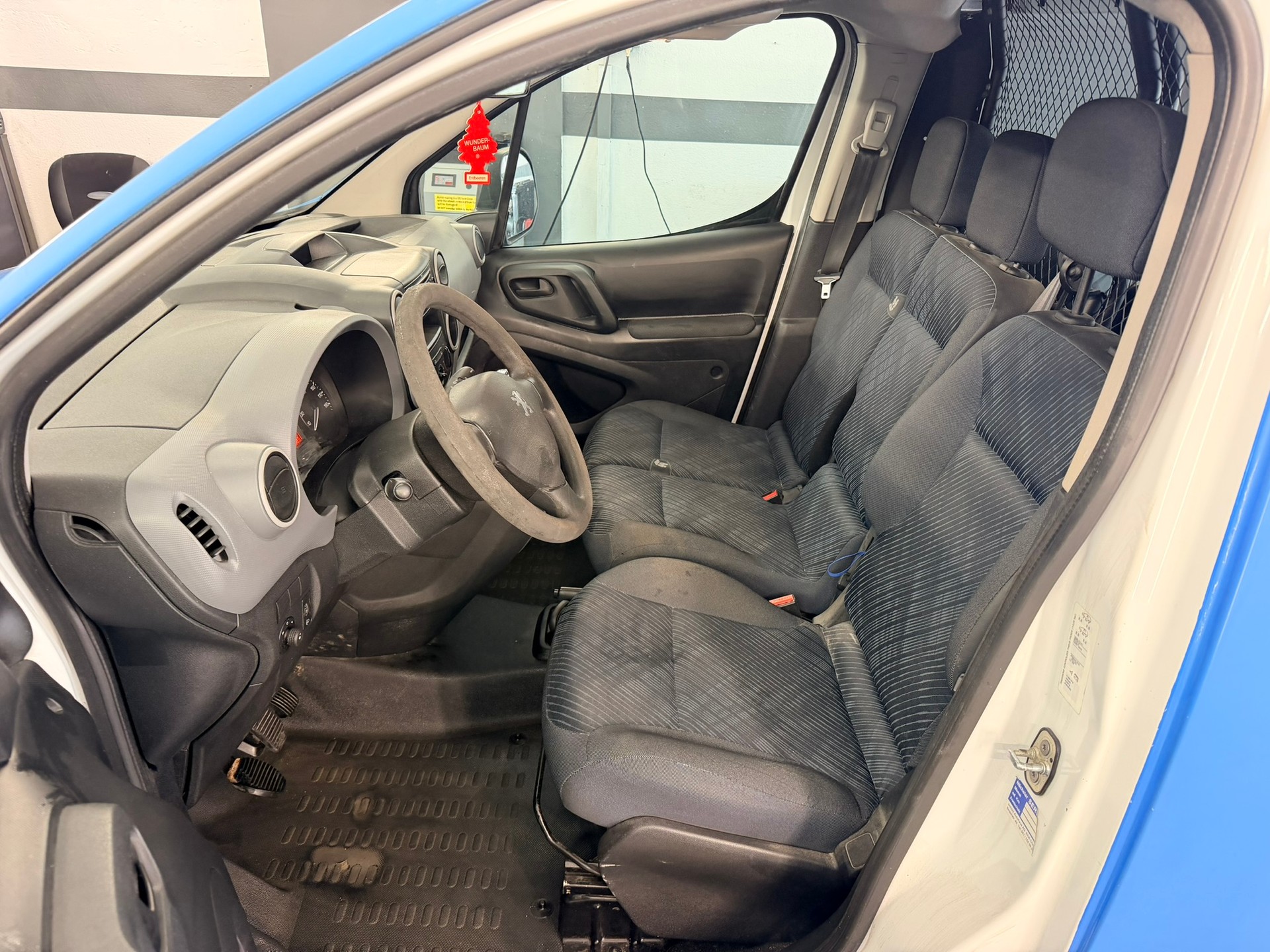 PEUGEOT Partner 1.6 HDI Urban-image-6
