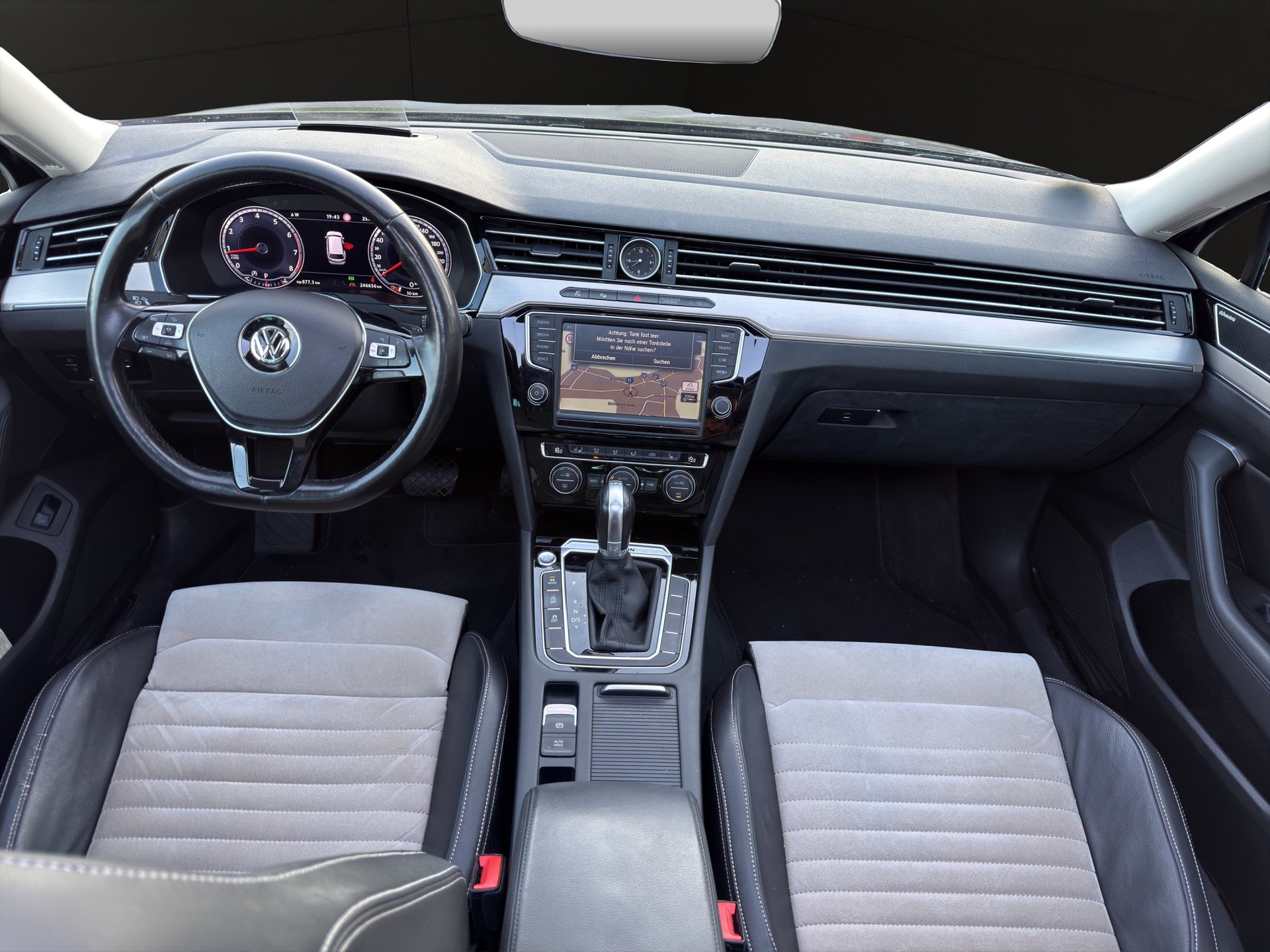VW Passat Variant 2.0 TSI BMT Highline 4Motion DSG-image-10