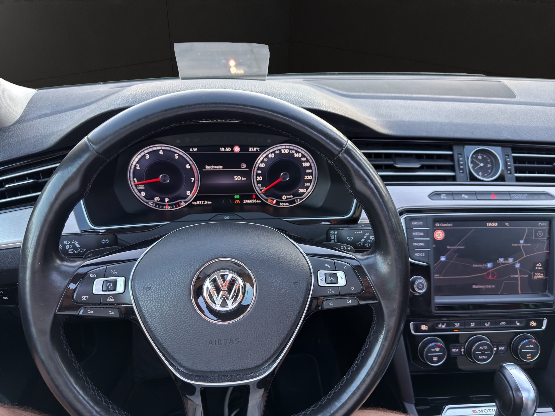 VW Passat Variant 2.0 TSI BMT Highline 4Motion DSG-image-14