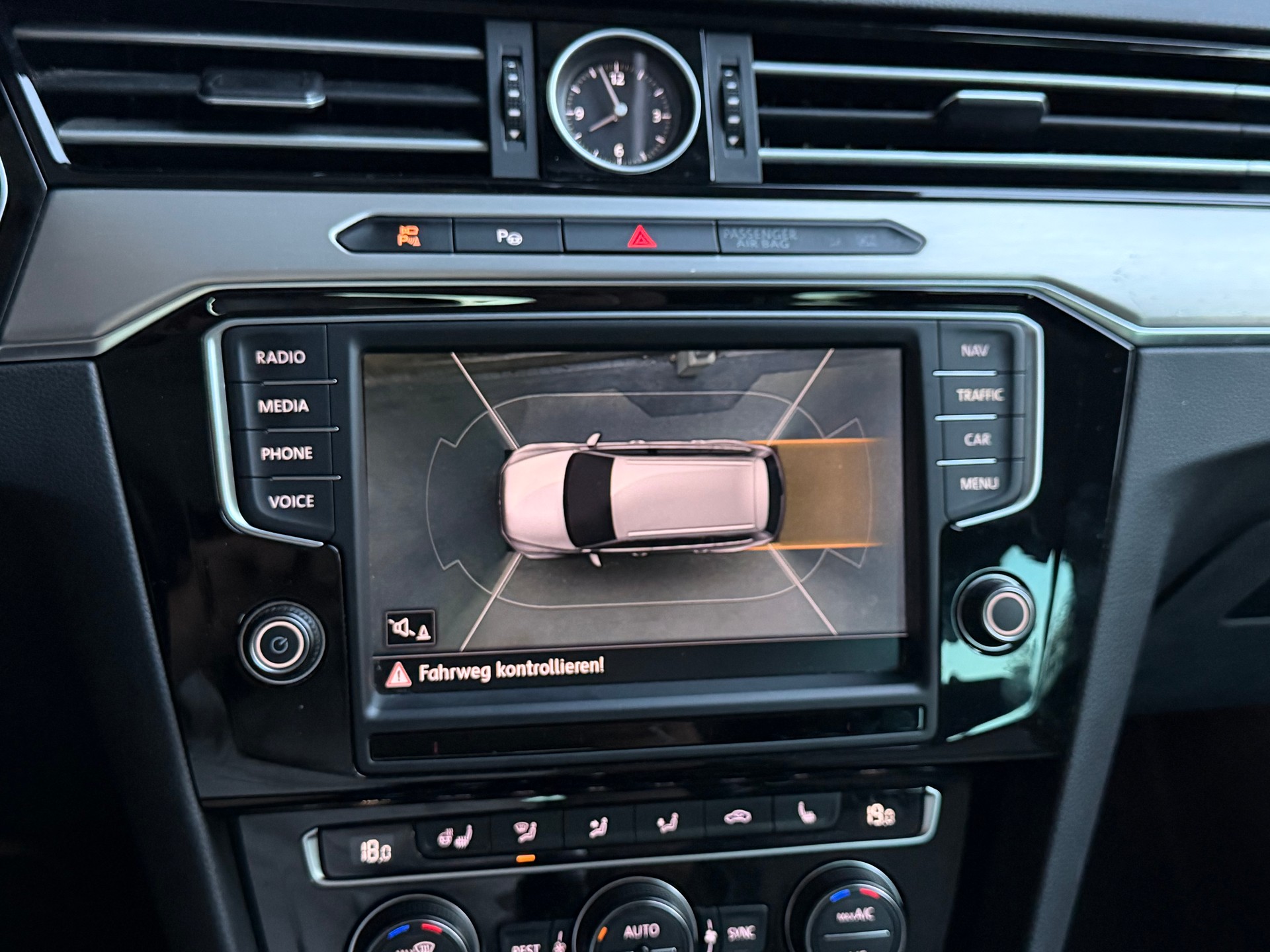 VW Passat Variant 2.0 TSI BMT Highline 4Motion DSG-image-15