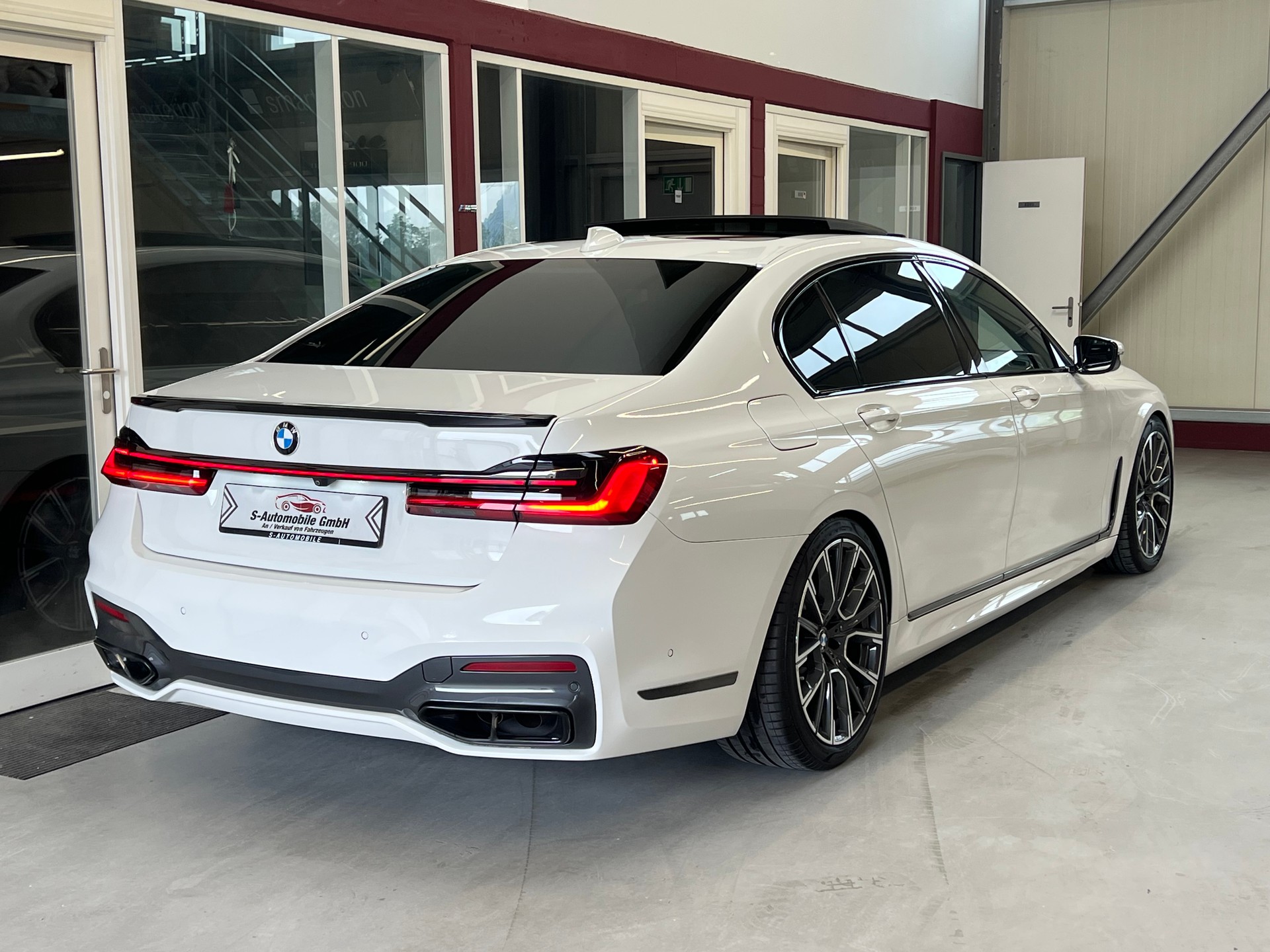 BMW 750Li xDrive Steptronic-image-7