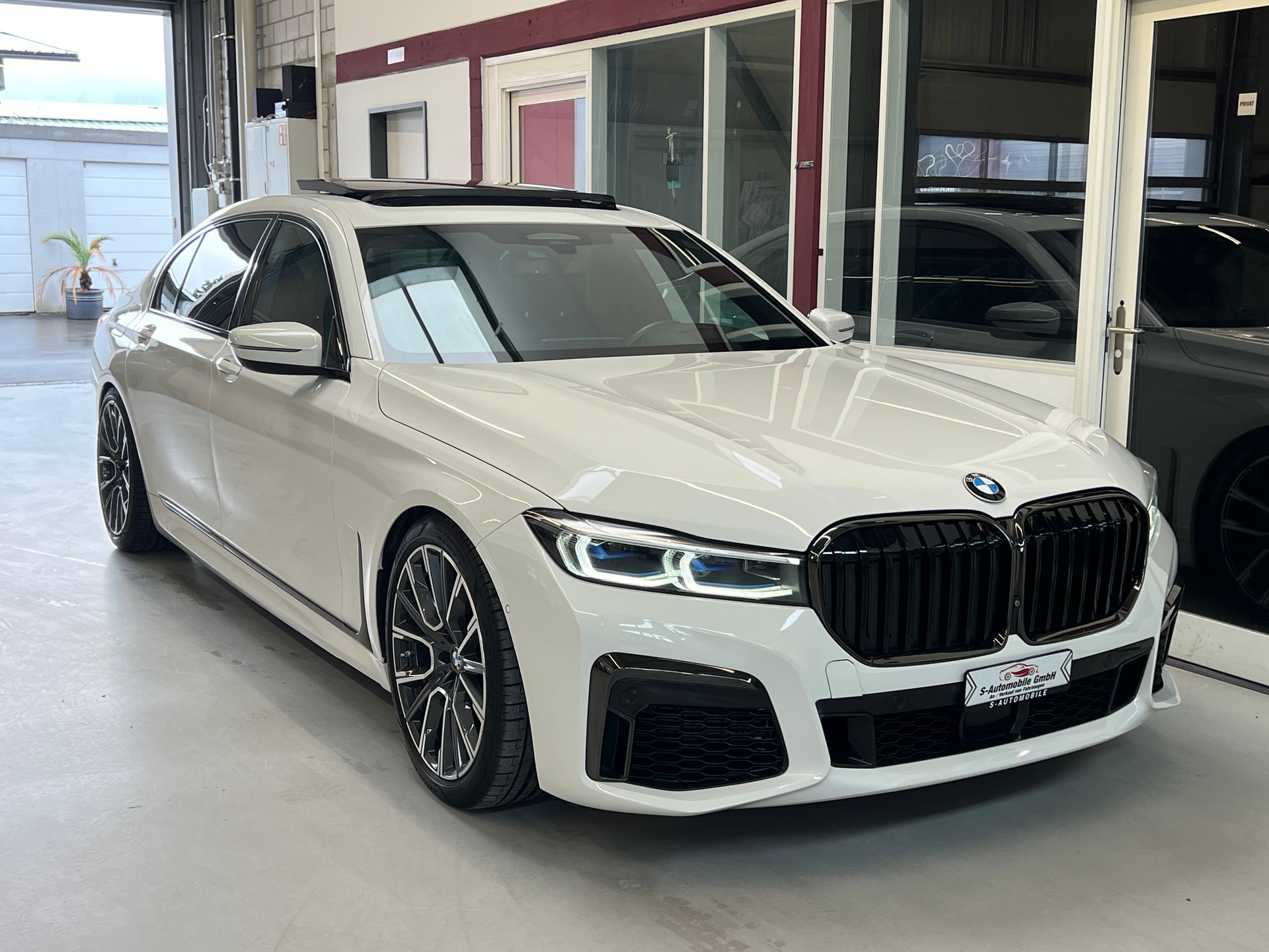 BMW 750Li xDrive Steptronic-image-9