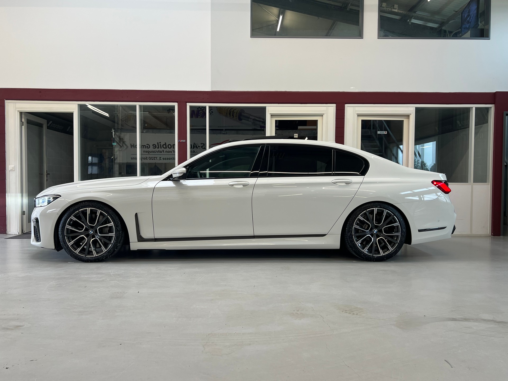 BMW 750Li xDrive Steptronic-image-3
