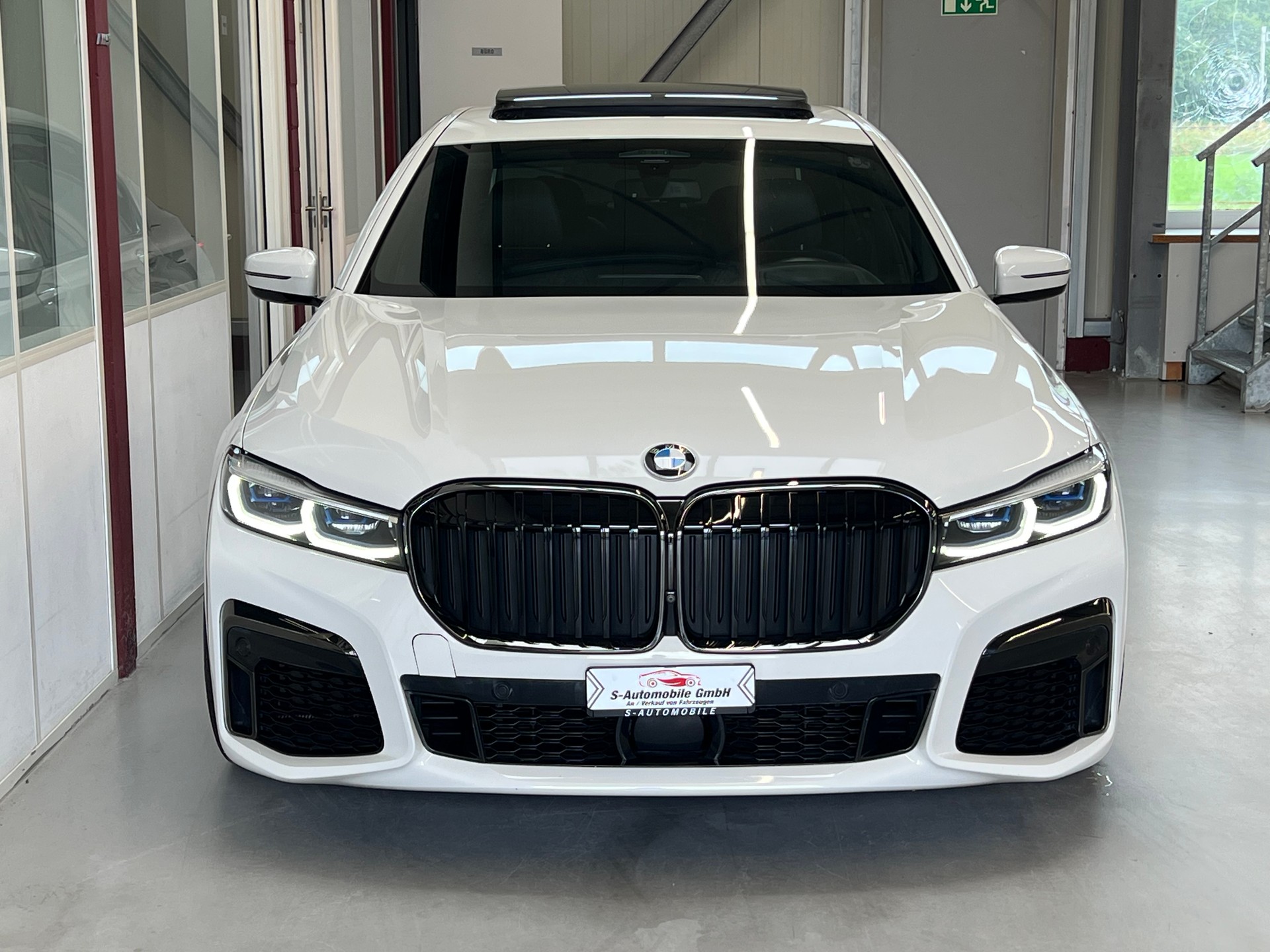 BMW 750Li xDrive Steptronic-image-1