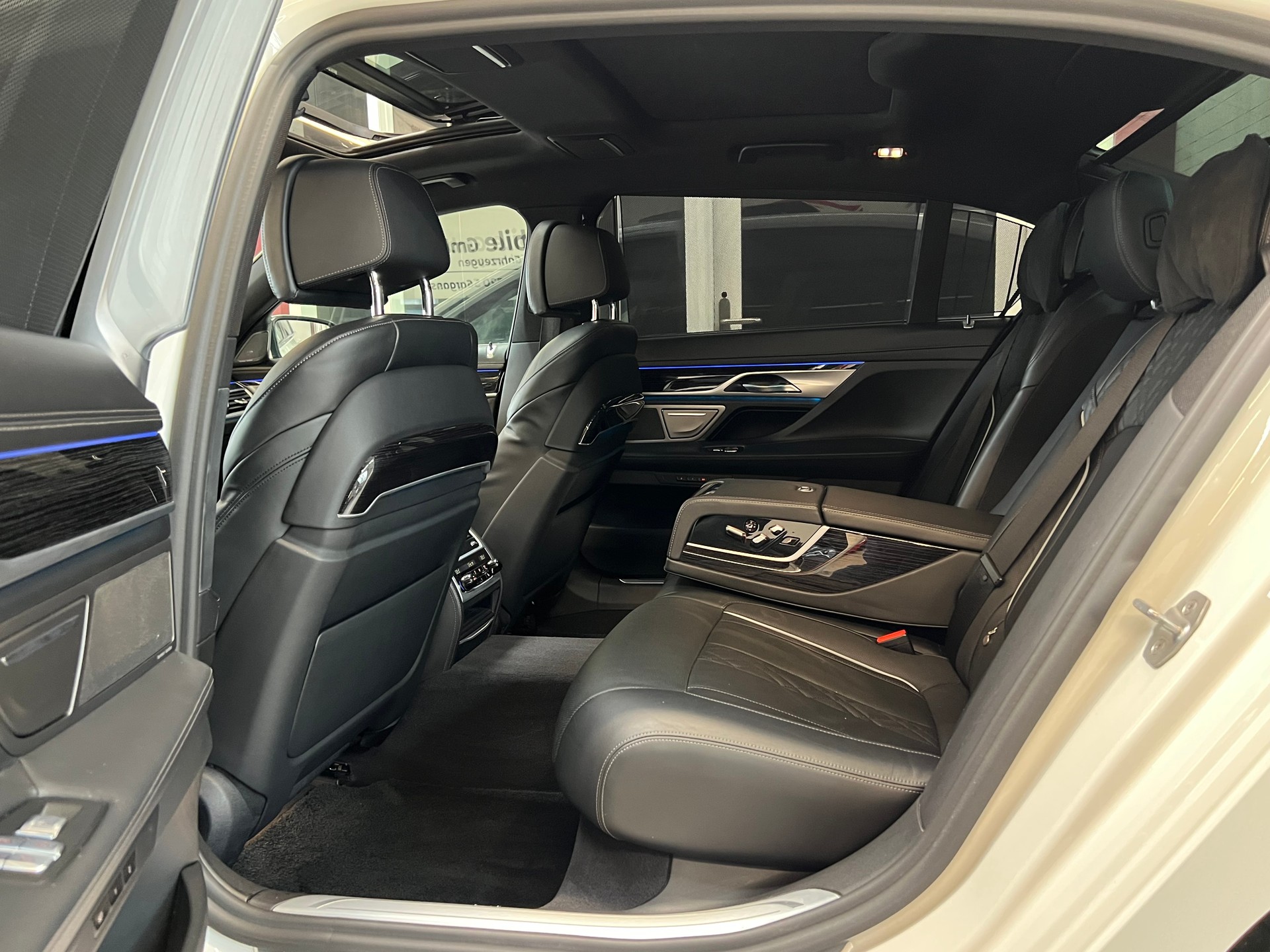 BMW 750Li xDrive Steptronic-image-14