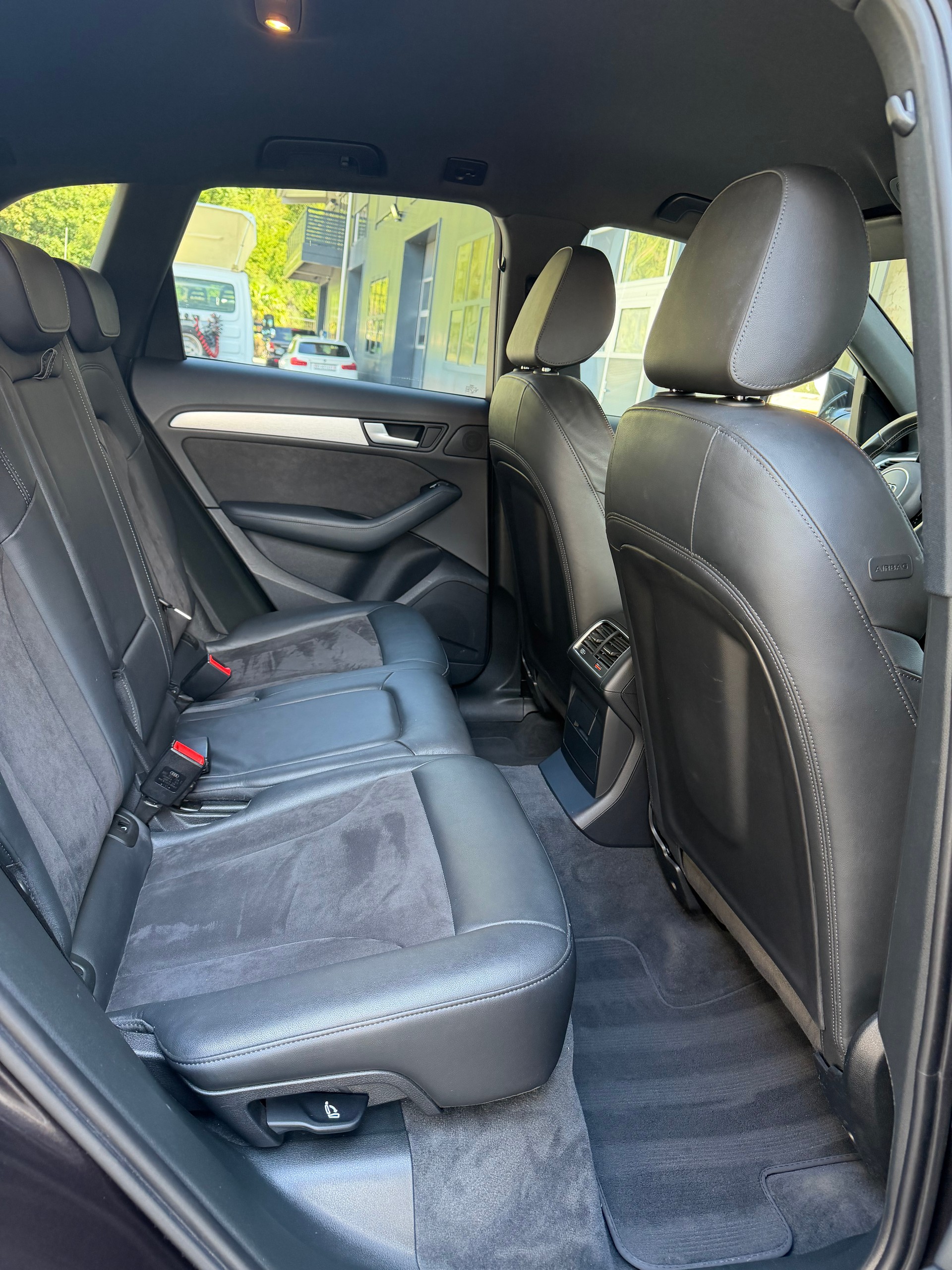AUDI SQ5 3.0 TDI quattro tiptronic-image-8