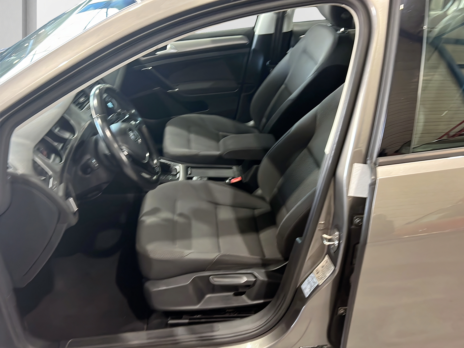 VW Golf 1.2 TSI Comfortline DSG**CH Auslieferung,Tempomat ACC,Frisch ab MFK**-image-7
