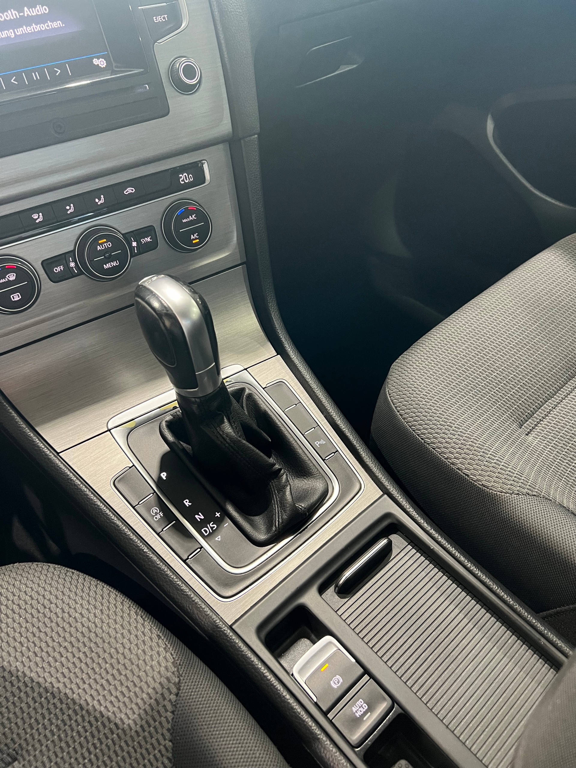VW Golf 1.2 TSI Comfortline DSG**CH Auslieferung,Tempomat ACC,Frisch ab MFK**-image-9