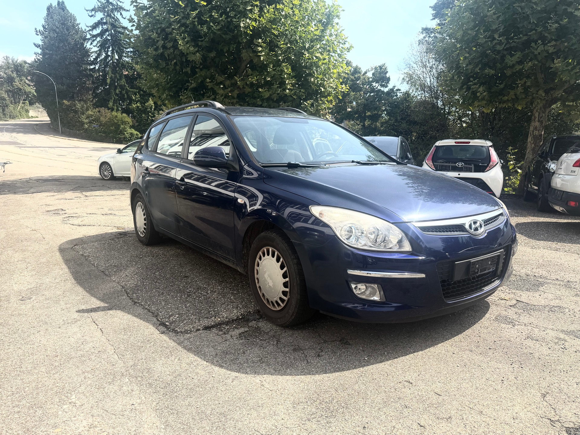 HYUNDAI i30 Wagon 1.6 CRDi Style Automatic-image-2