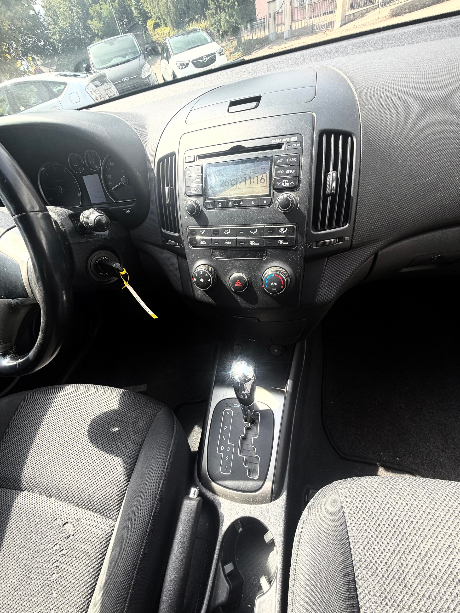 HYUNDAI i30 Wagon 1.6 CRDi Style Automatic-image-12