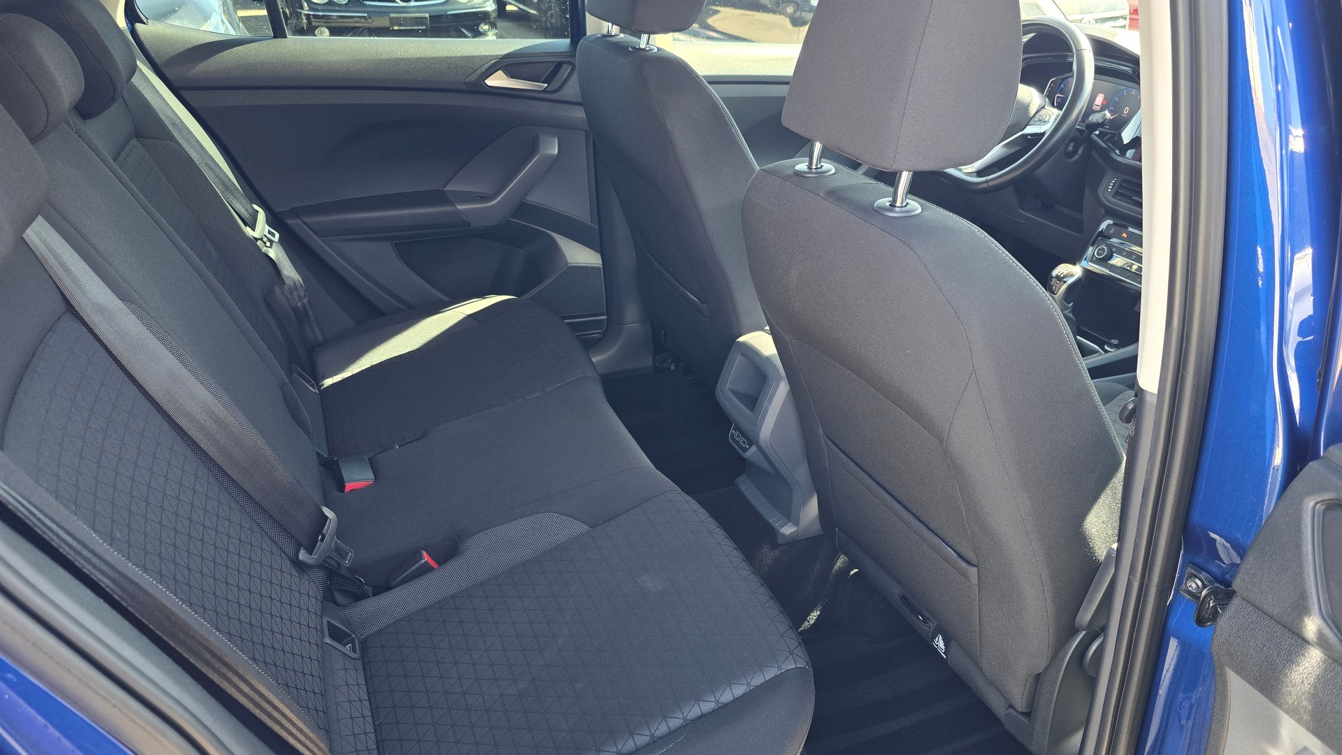 VW T-Cross 1.0 TSI Life-image-5