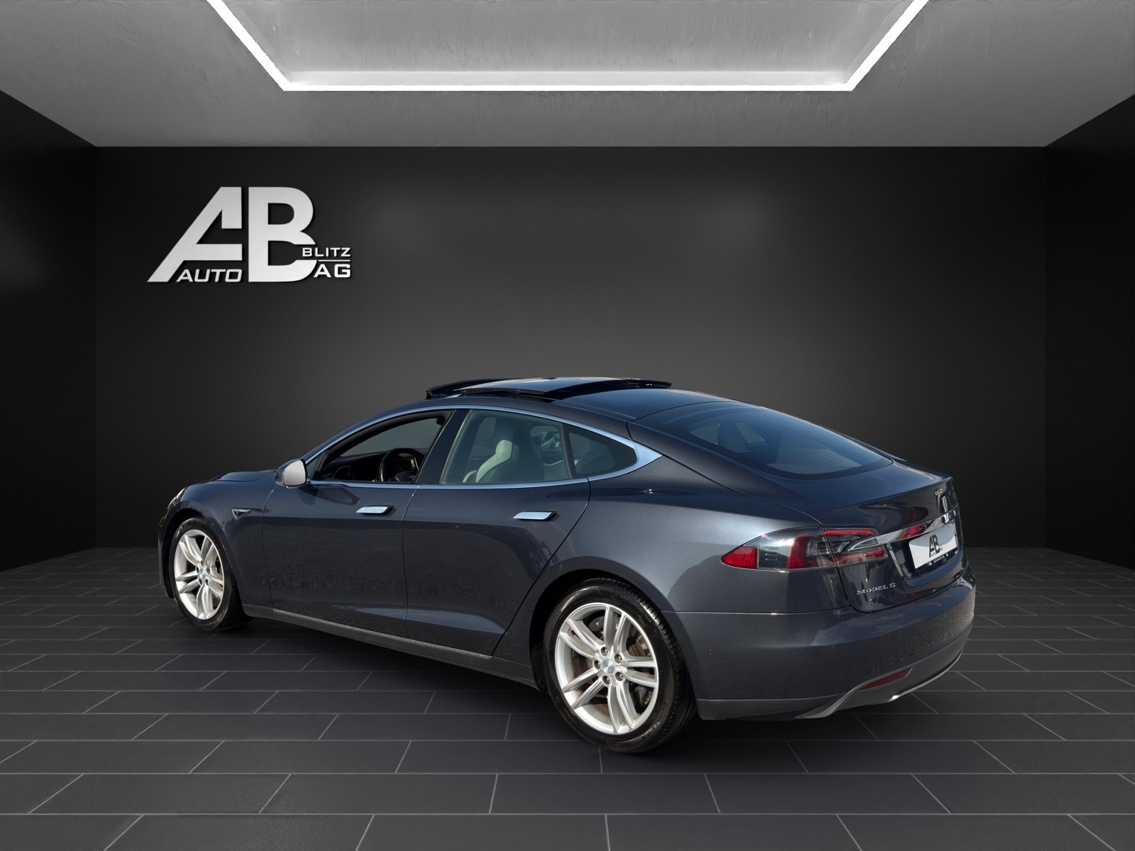 TESLA Model S 85 D 4x4 mit 525 PS-image-2