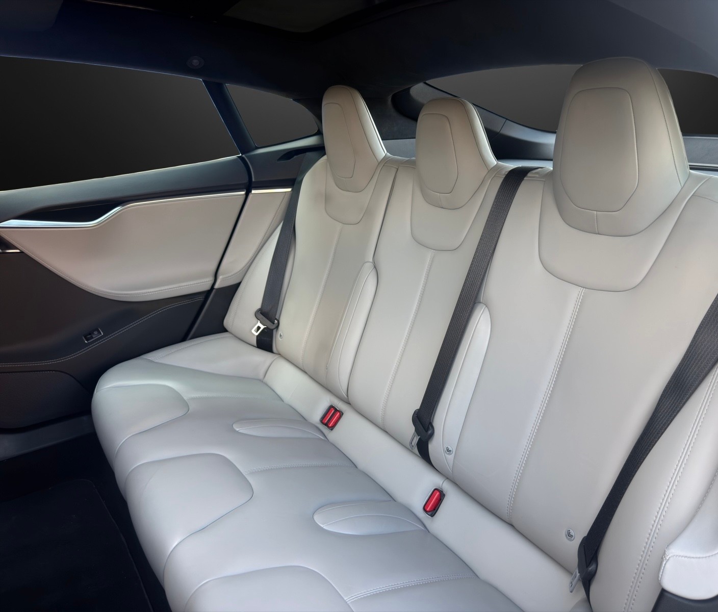 TESLA Model S 85 D 4x4 mit 525 PS-image-15