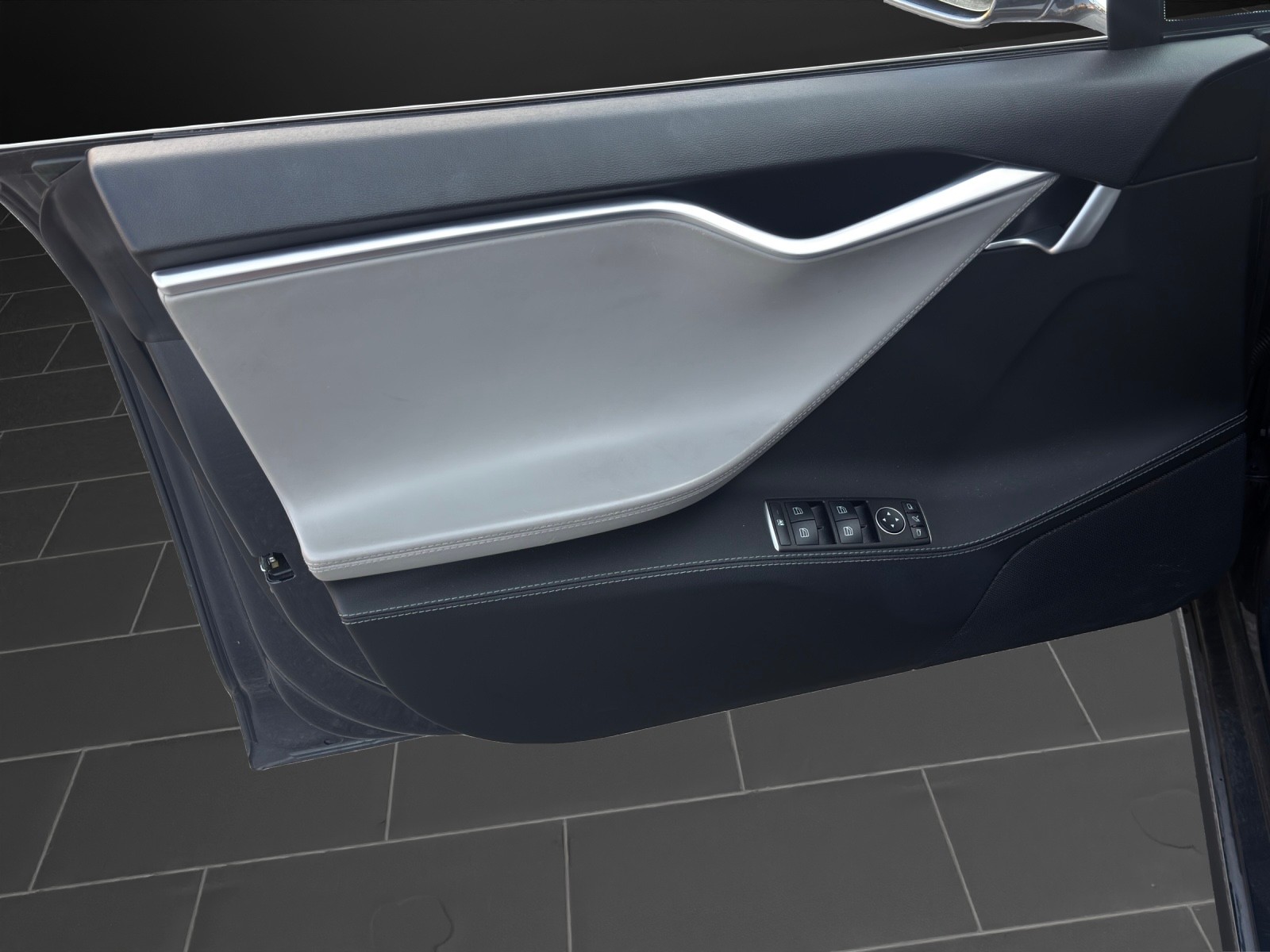 TESLA Model S 85 D 4x4 mit 525 PS-image-14