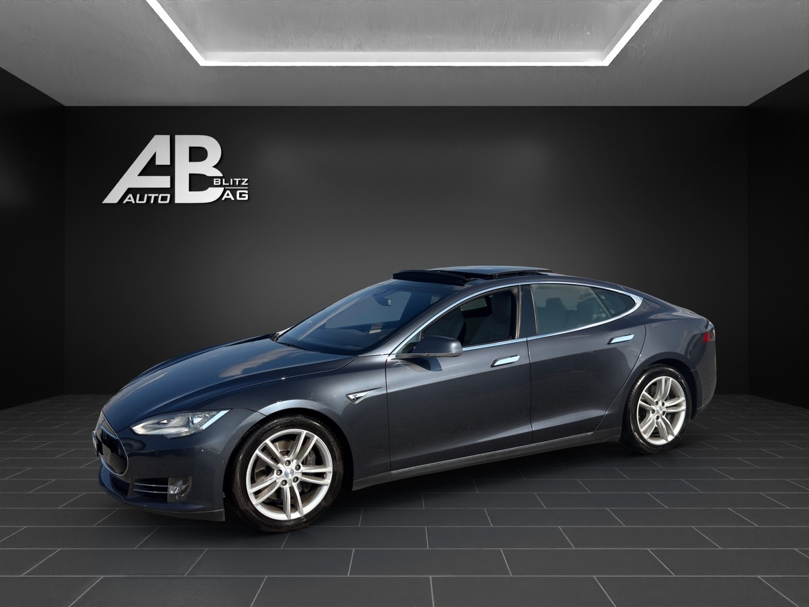 TESLA Model S 85 D 4x4 mit 525 PS-image-1