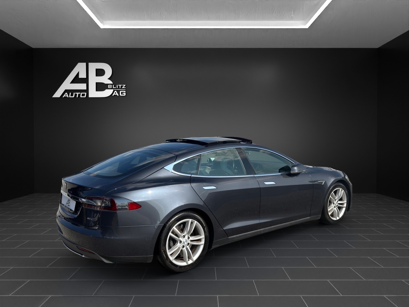 TESLA Model S 85 D 4x4 mit 525 PS-image-4
