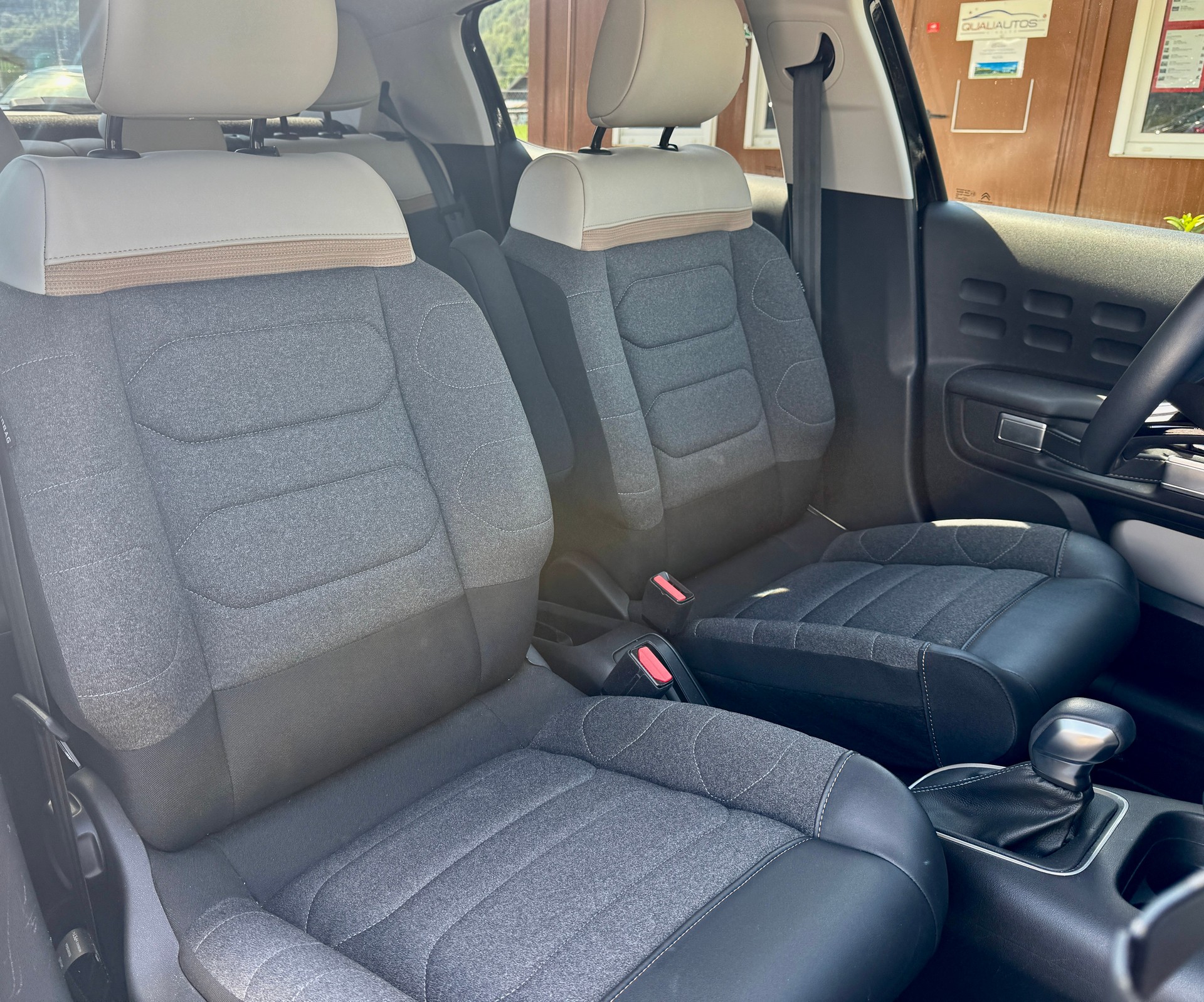 CITROEN C3 1.2i PureTech Swiss Edition Automat-image-14