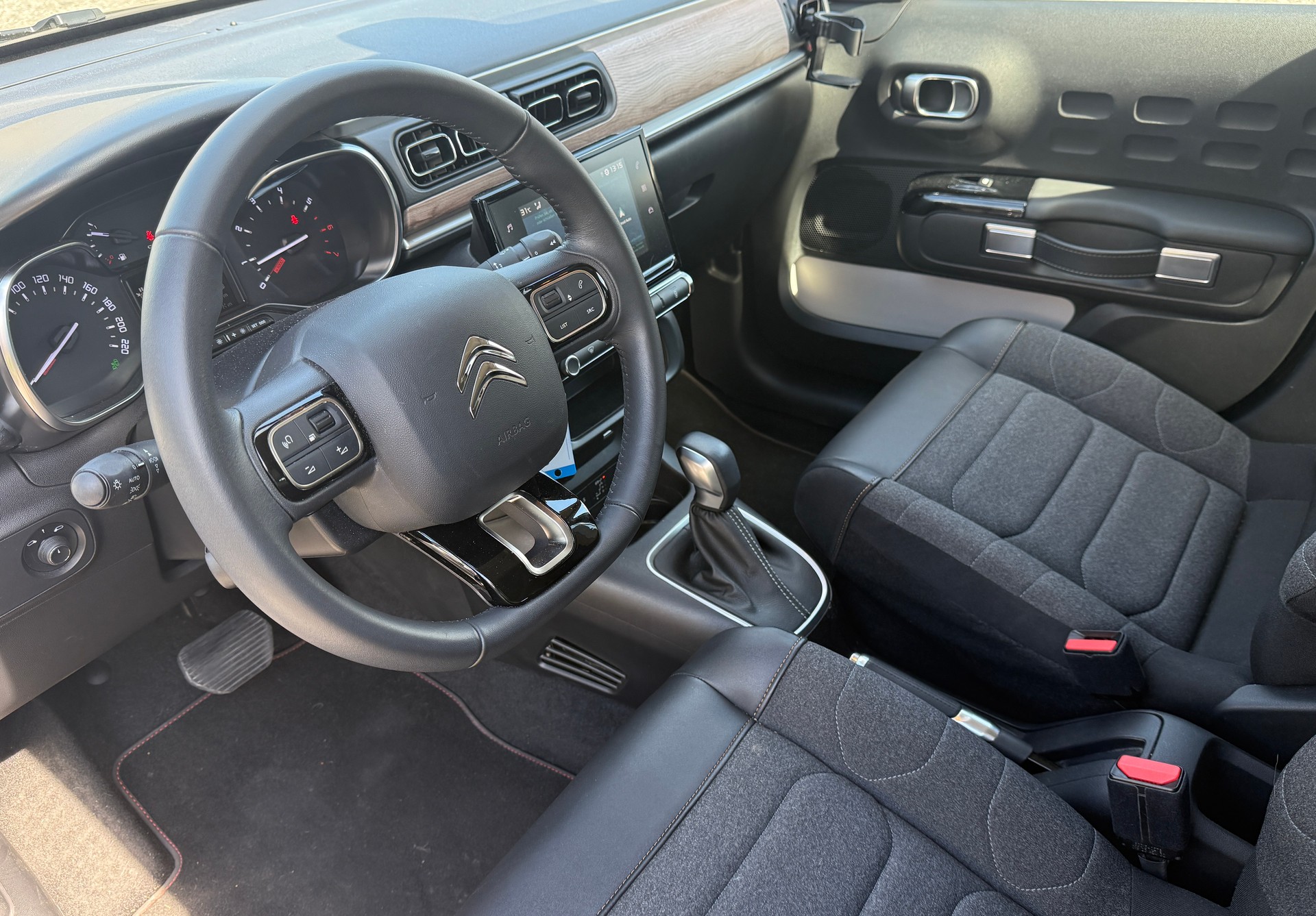 CITROEN C3 1.2i PureTech Swiss Edition Automat-image-10