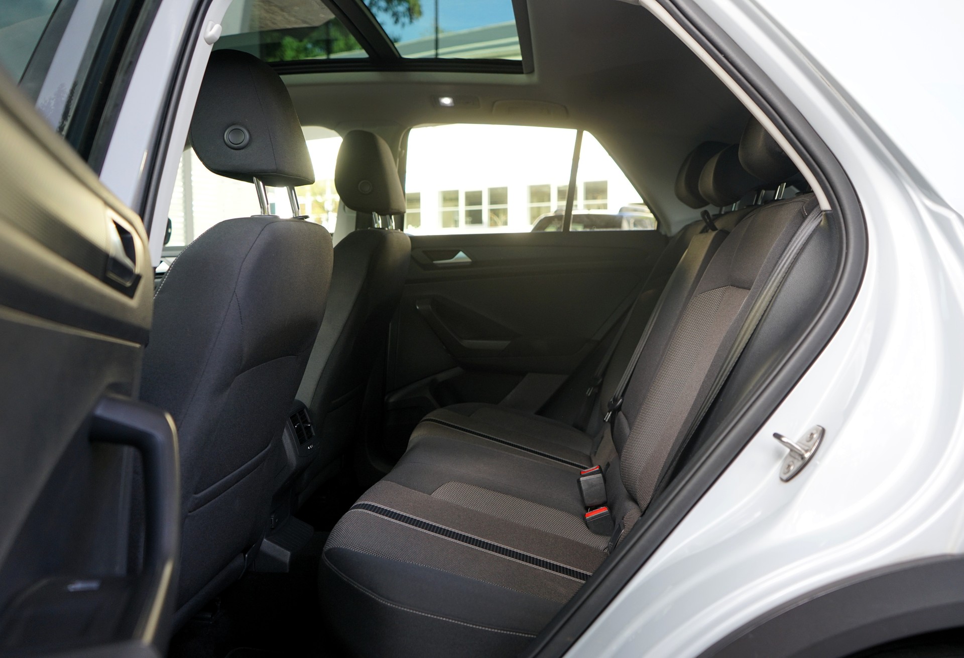 VW T-Roc 1.5 TSI EVO Advance DSG-image-5