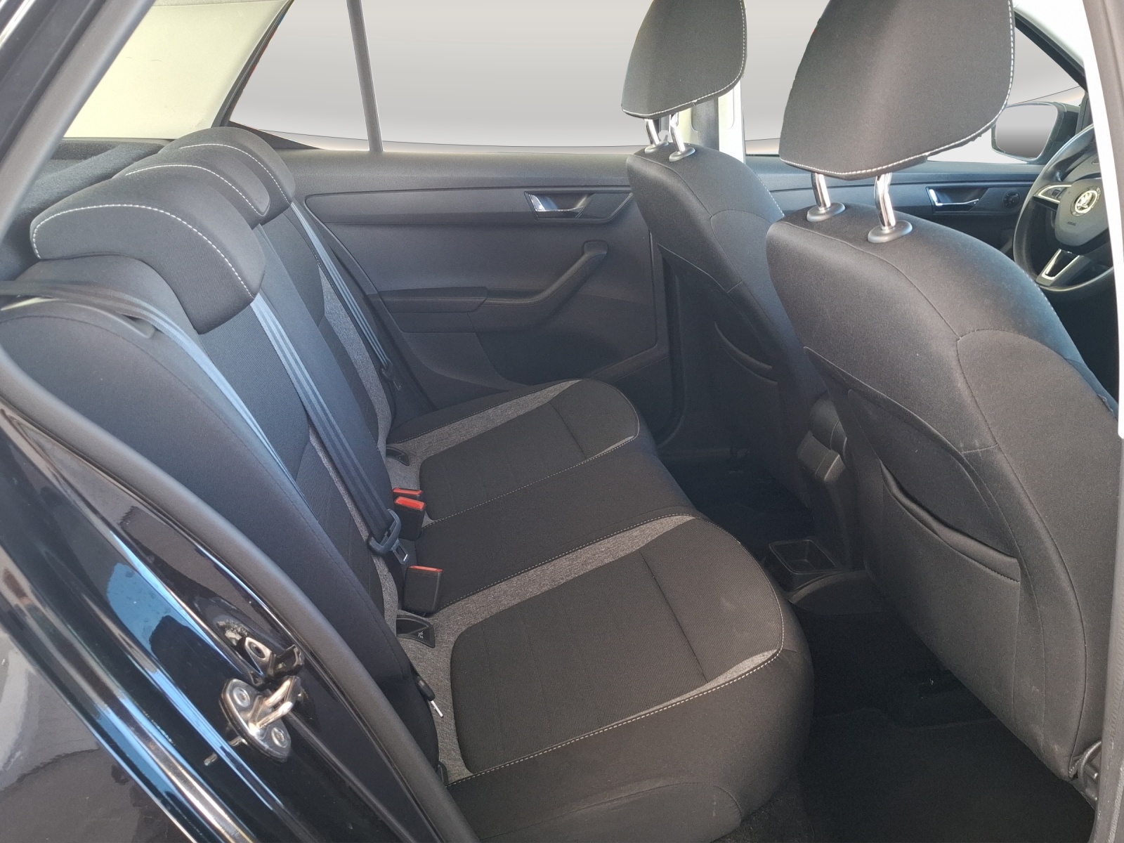 SKODA Fabia 1.0 TSI Ambition // Bremsen hinten komplett NEU // Anhängerkupplung-image-10