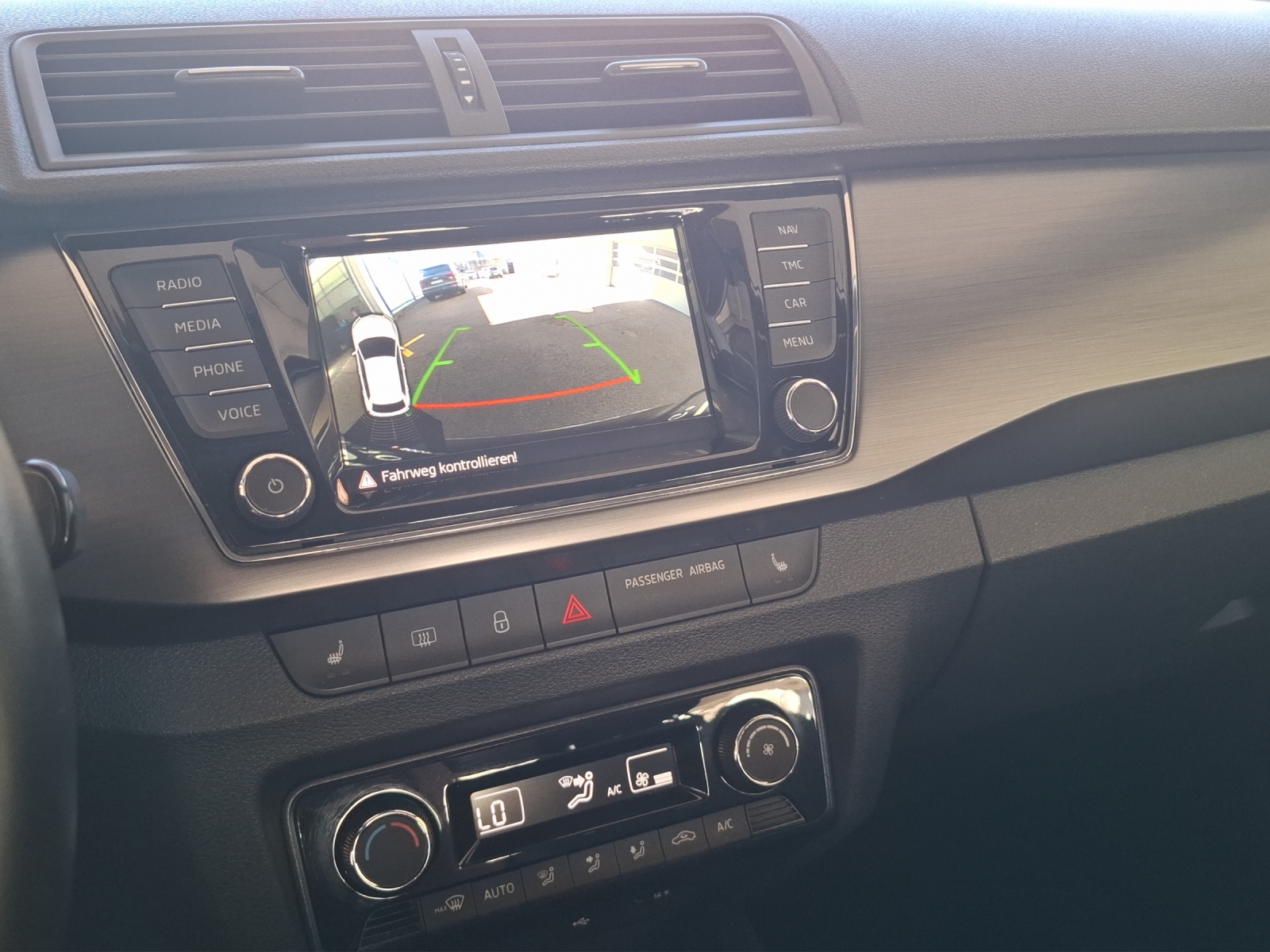 SKODA Fabia 1.0 TSI Ambition // Bremsen hinten komplett NEU // Anhängerkupplung-image-14