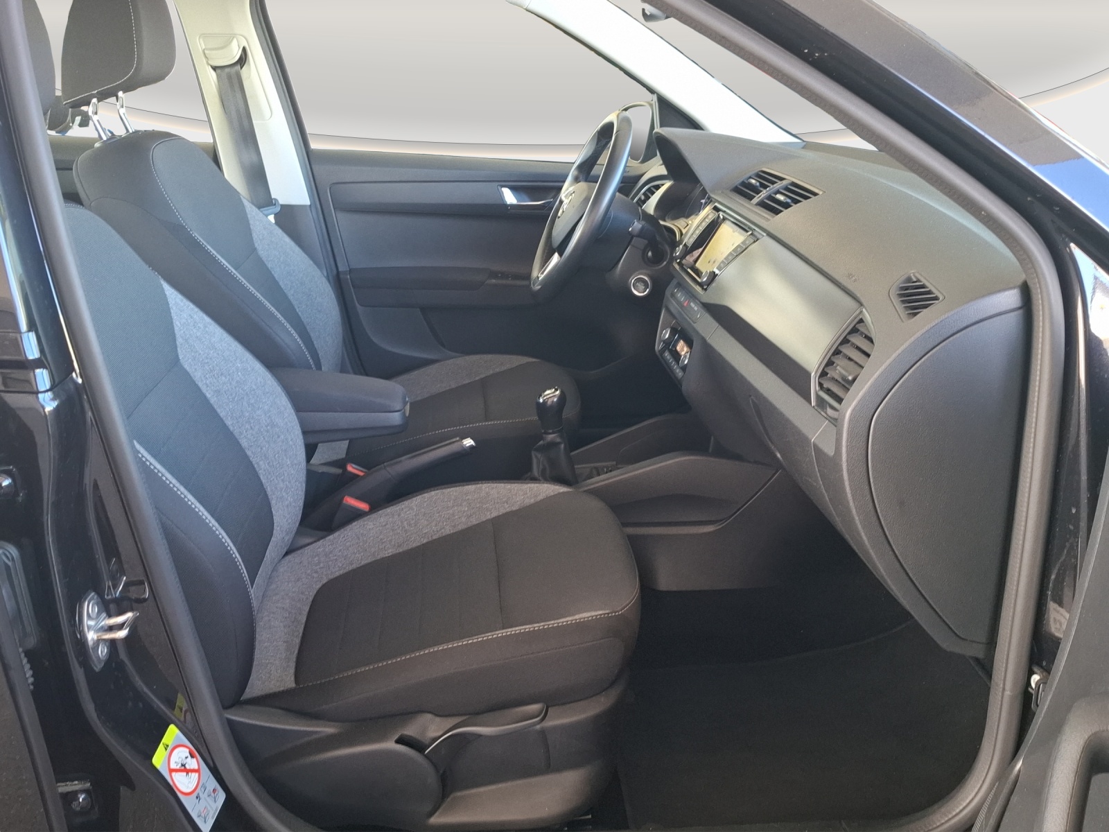 SKODA Fabia 1.0 TSI Ambition // Bremsen hinten komplett NEU // Anhängerkupplung-image-9
