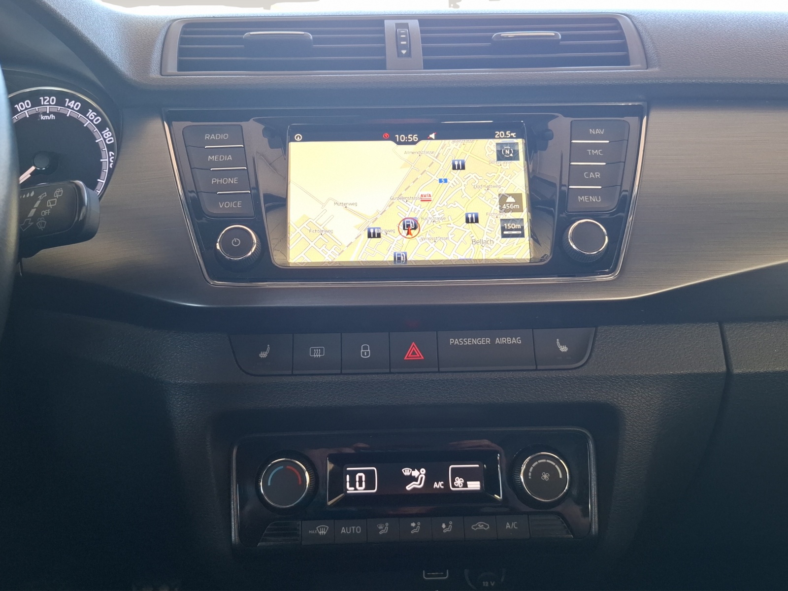SKODA Fabia 1.0 TSI Ambition // Bremsen hinten komplett NEU // Anhängerkupplung-image-13