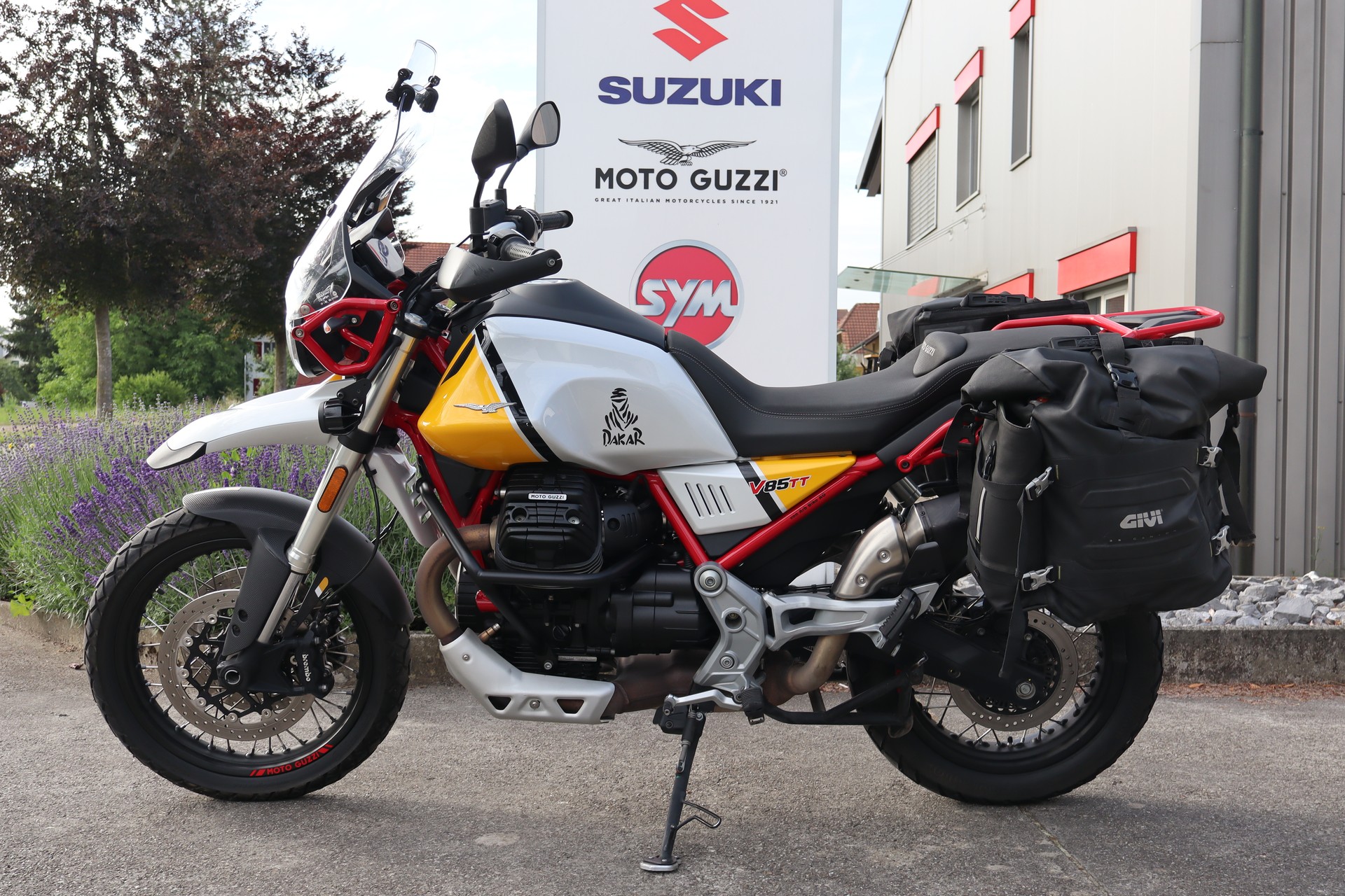 MOTO GUZZI V85 TT 850 Premium Graphics ABS-showroom-element-3