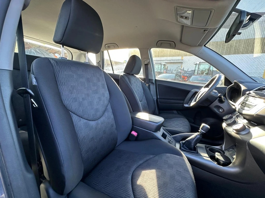 TOYOTA RAV-4 2.0 16V Linea Luna-image-8