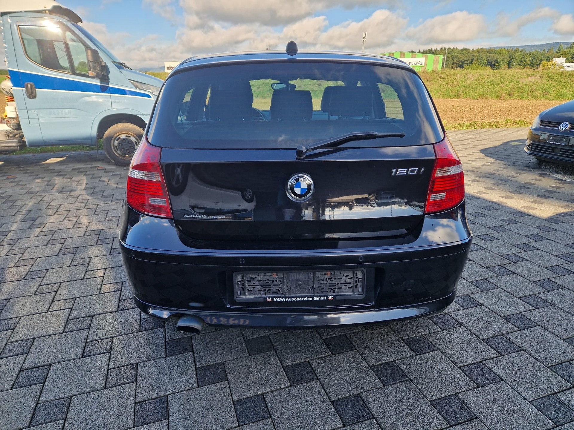 BMW 120i Dynamic Edition Steptronic-image-3