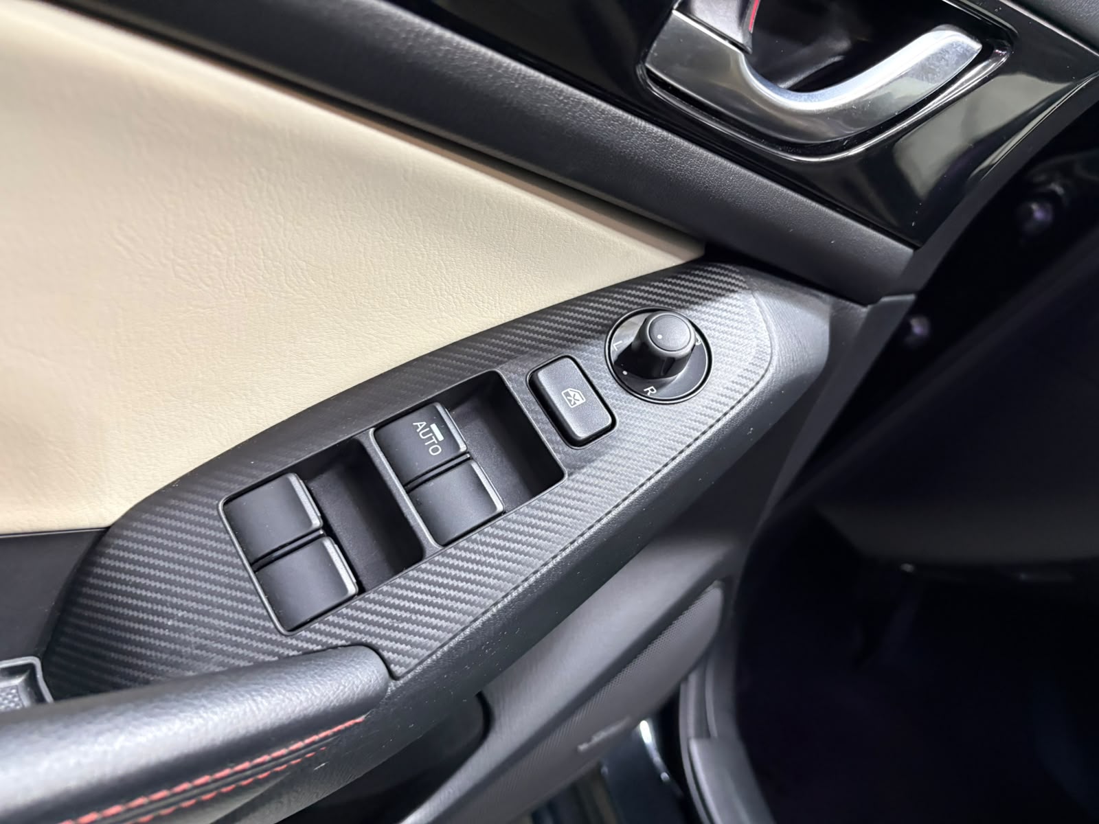 MAZDA 3 2.2 16V CD Revolution Activematic-image-15