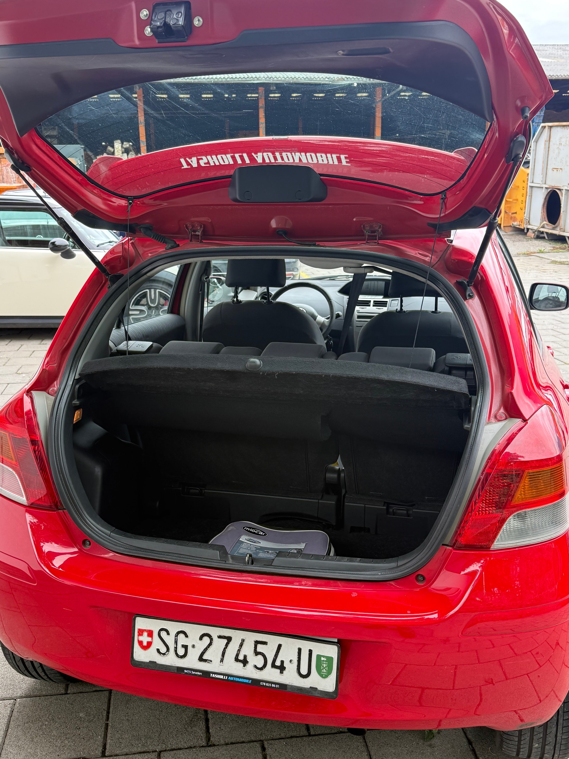 TOYOTA Yaris 1.33 Linea Luna-image-5